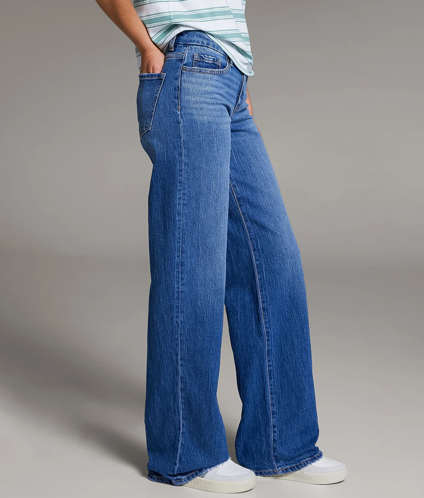 BKE Andi Wide Leg Stretch Jean Pointer