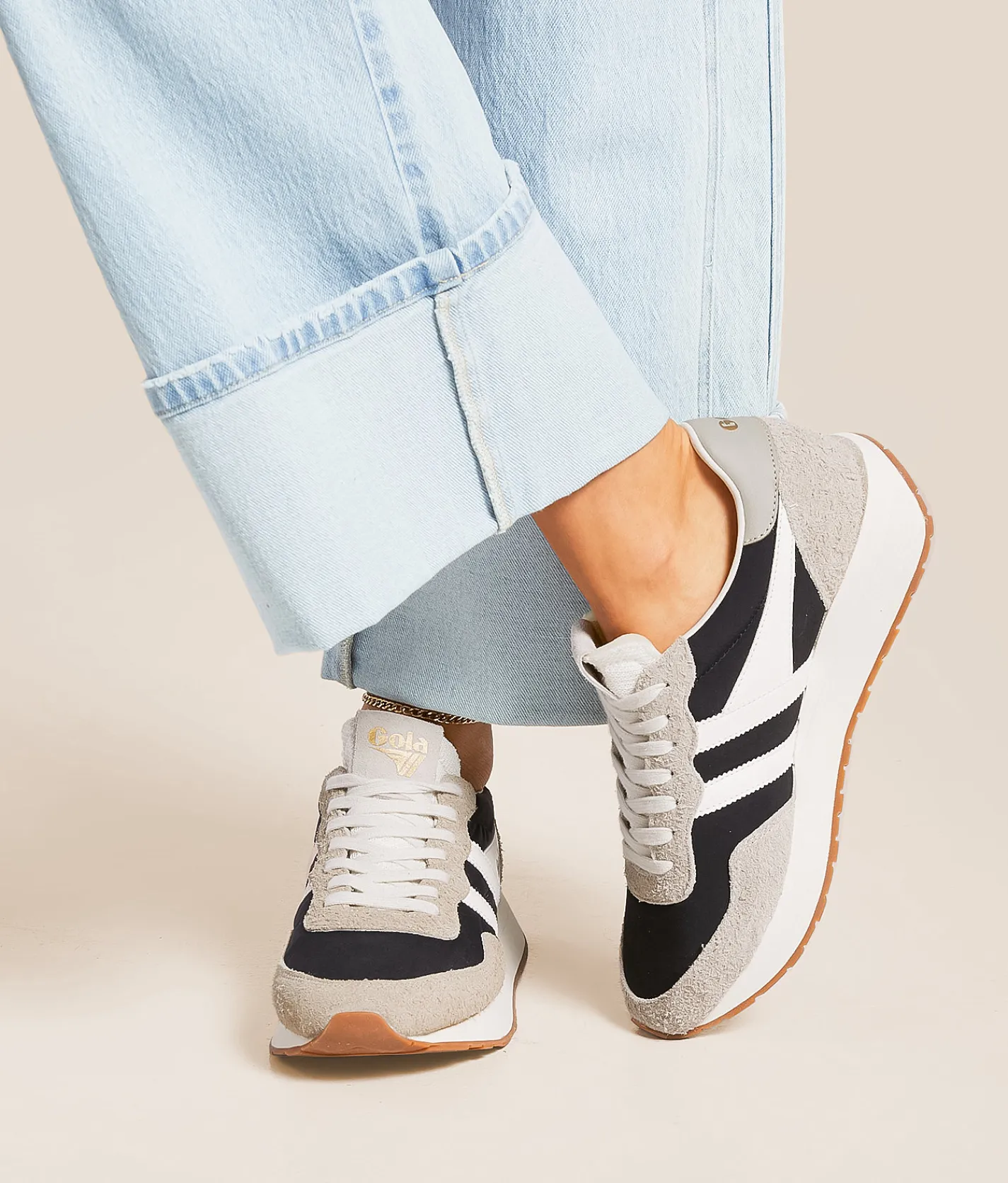 Gola® Arizona Leather Sneaker Black Feather Grey White Hot