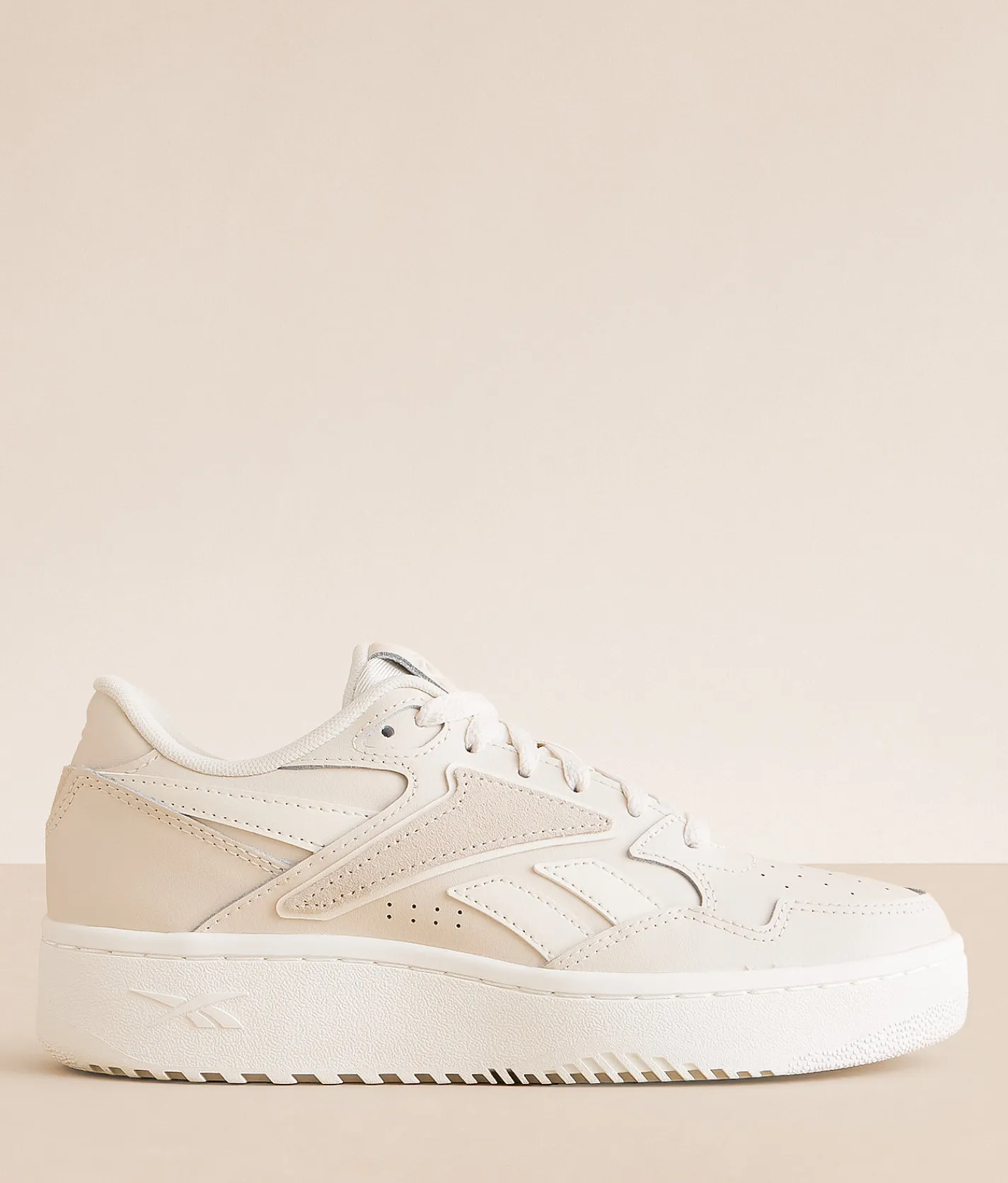 Shoes|Activewear | Reebok® ATR Chill Sneaker Sand Sand Chalk