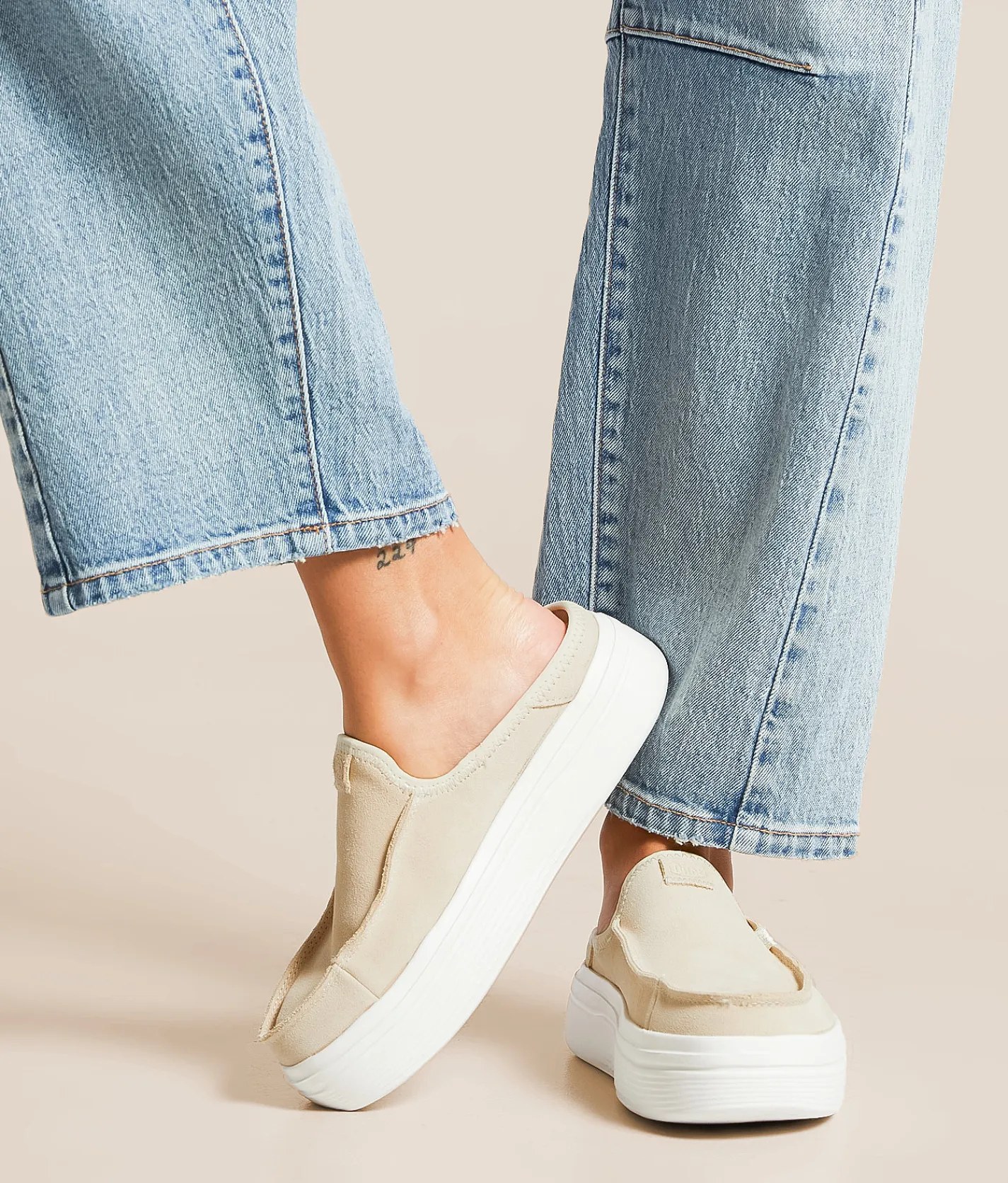 HEYDUDE™ Austin Lift Classic Leather Mule Custard New