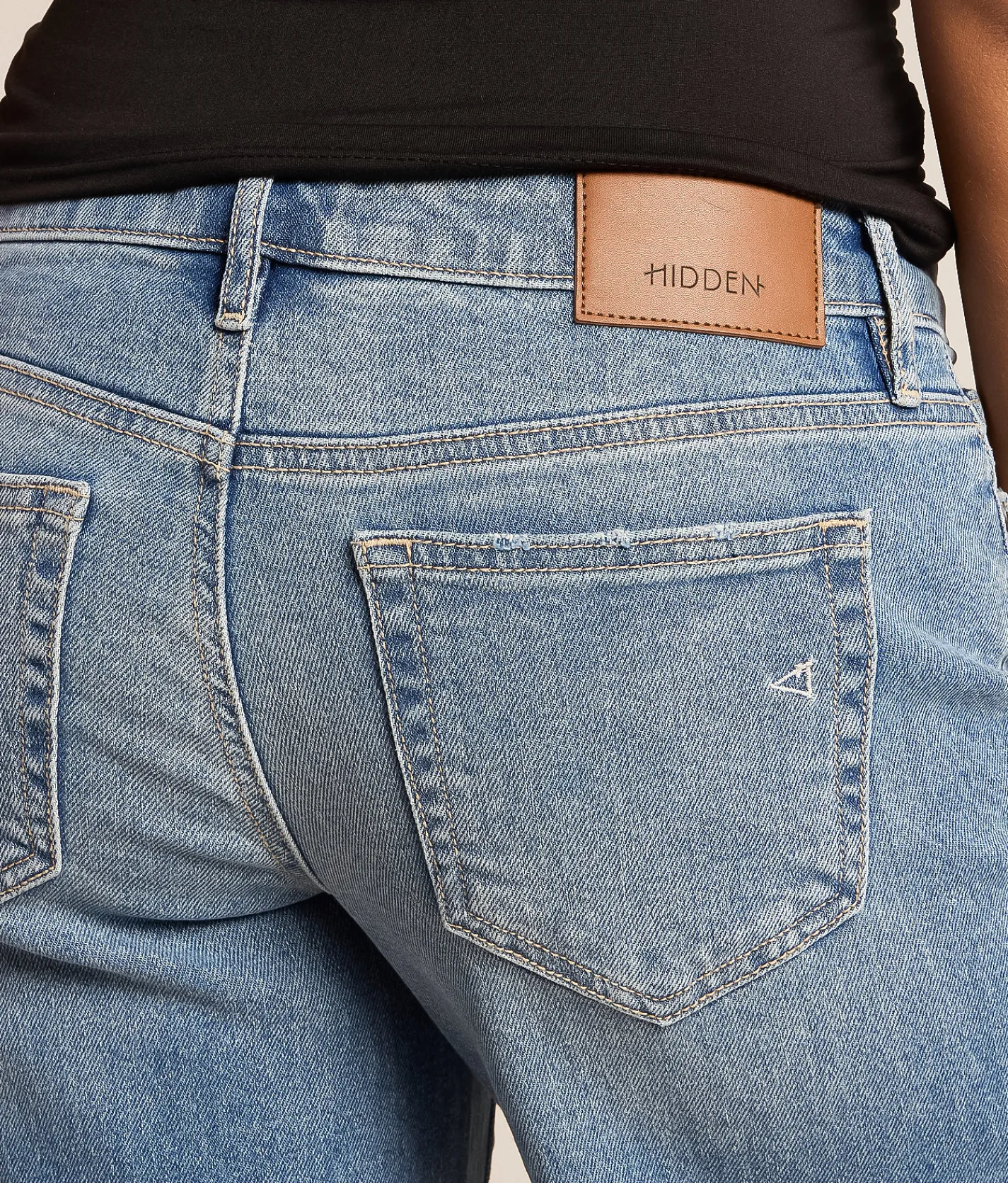 HIDDEN Blake Cropped Wide Leg Stretch Jean Lovers Point New