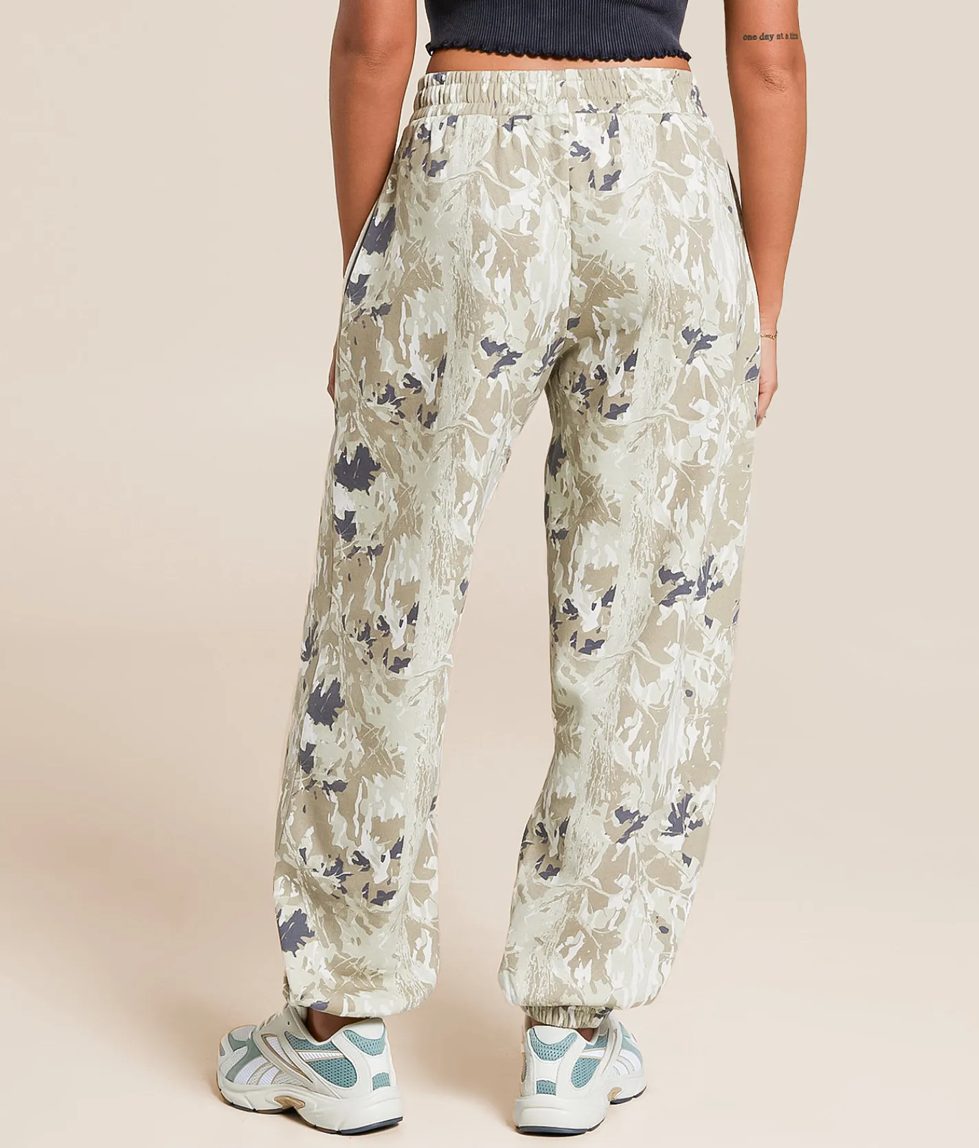 Gilded Intent Jogger Camo Hot