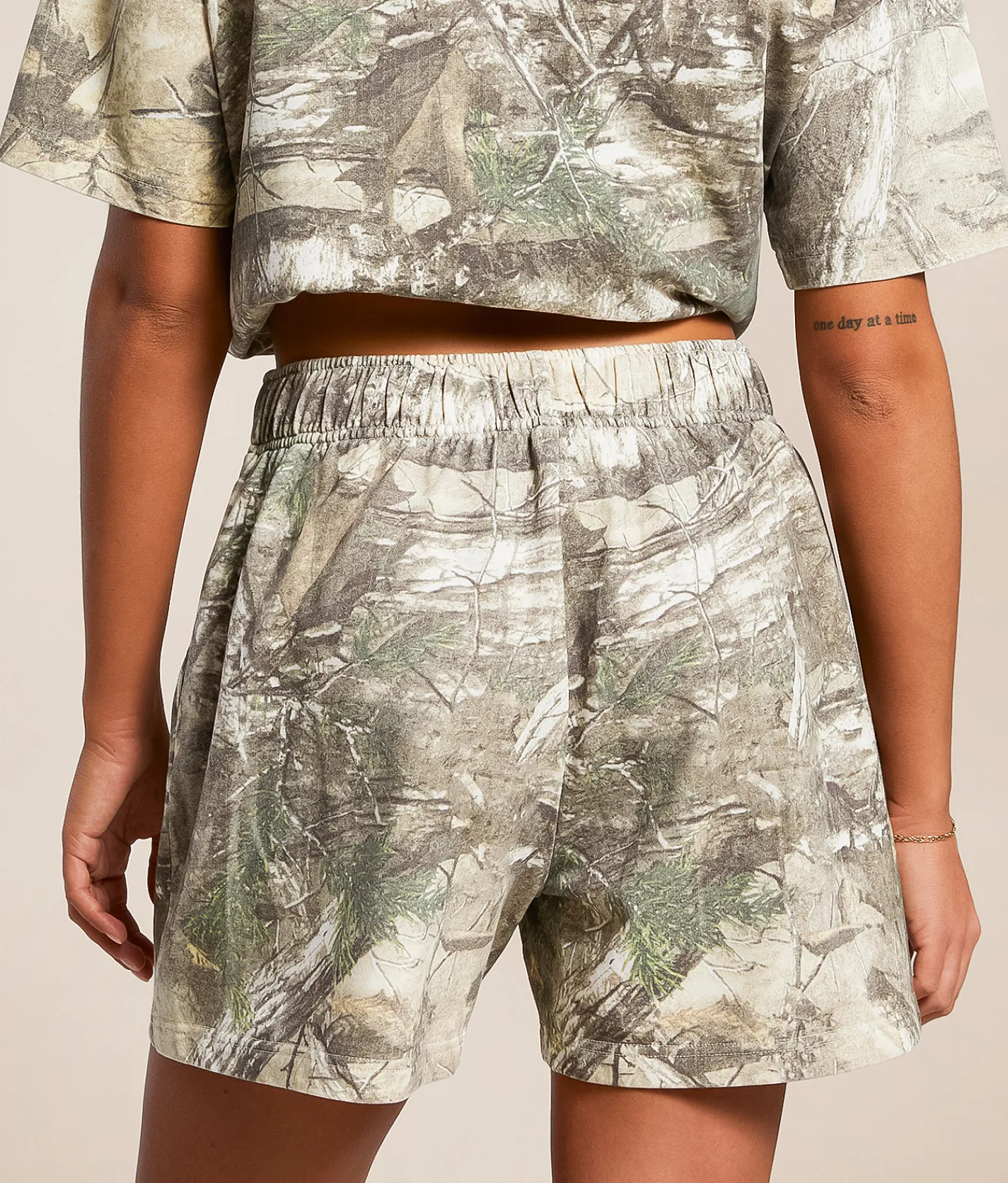 Gilded Intent Knit Short Camo Hot