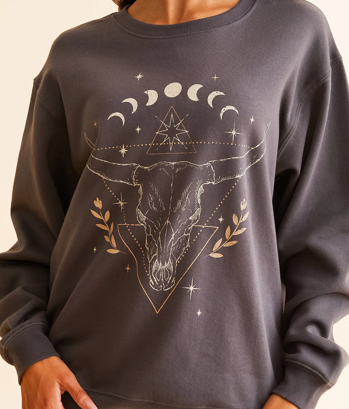 Modish Rebel Celestial Steer Head Pullover Washed Grey Online