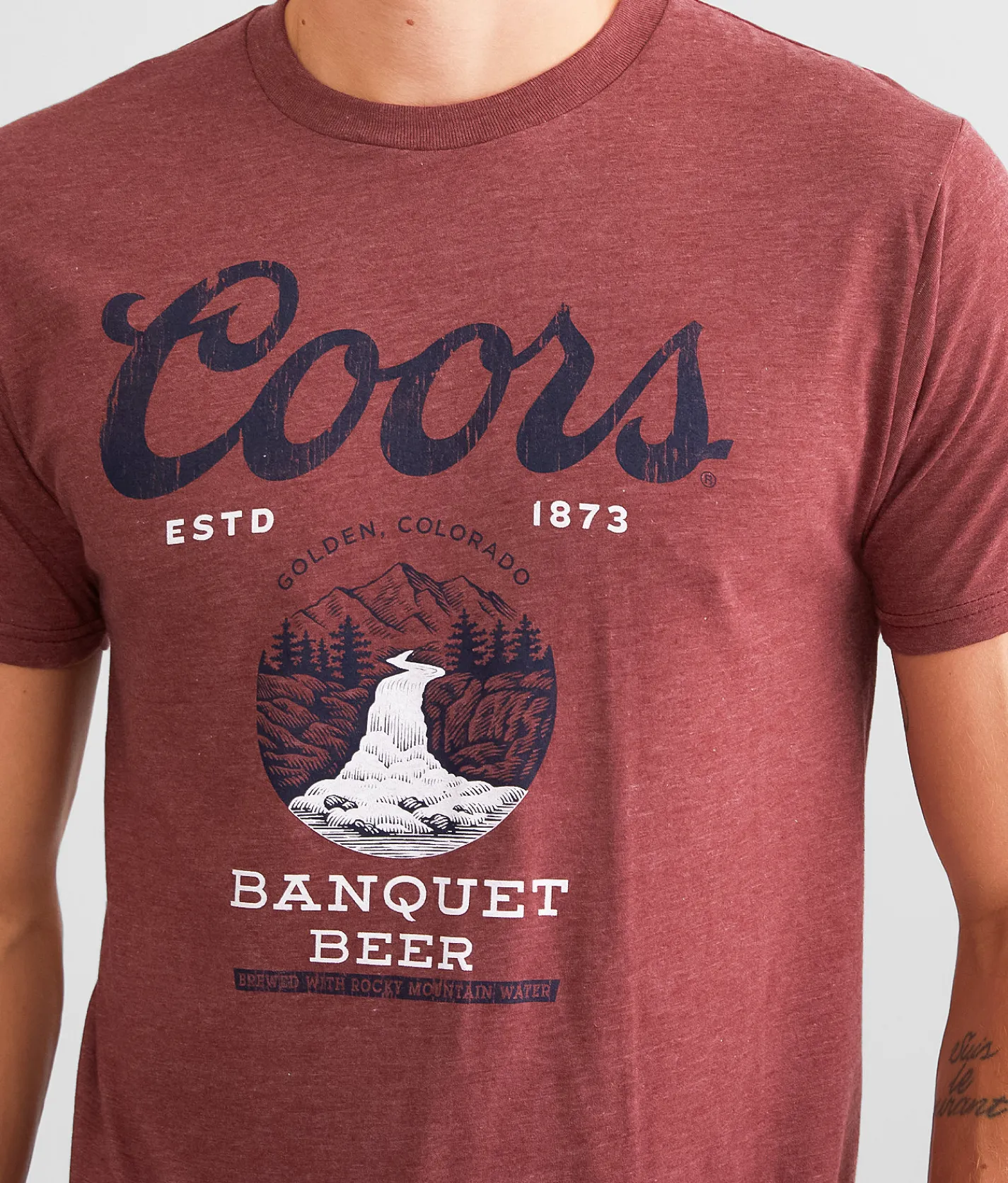 tee luv Coors Banquet Beer T-Shirt Burgundy Heather New