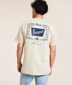 tee luv Coors Banquet Golden T-Shirt Sand New