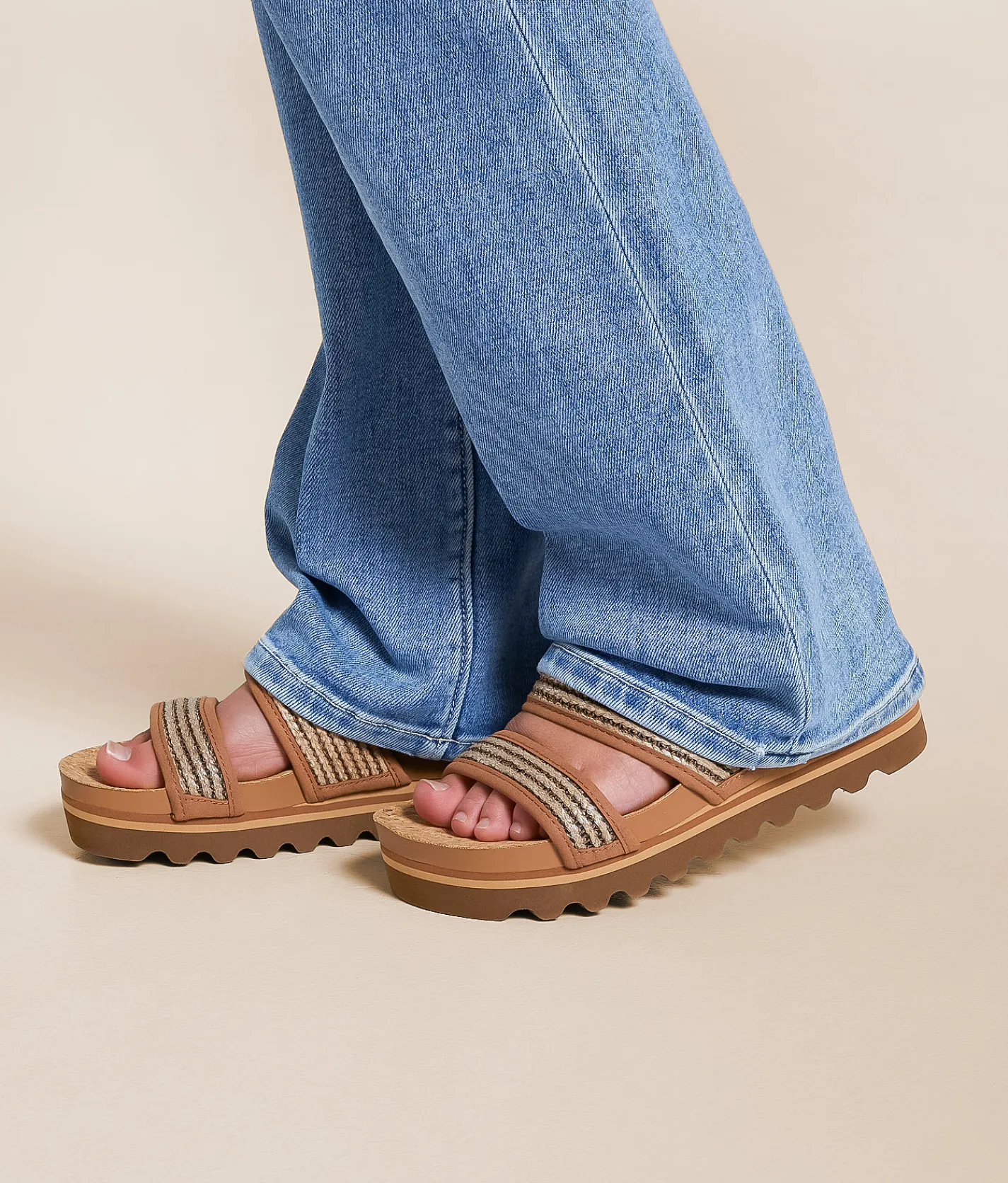 Reef Cushion Vista Hi Sandal Chocolate Raffia Online