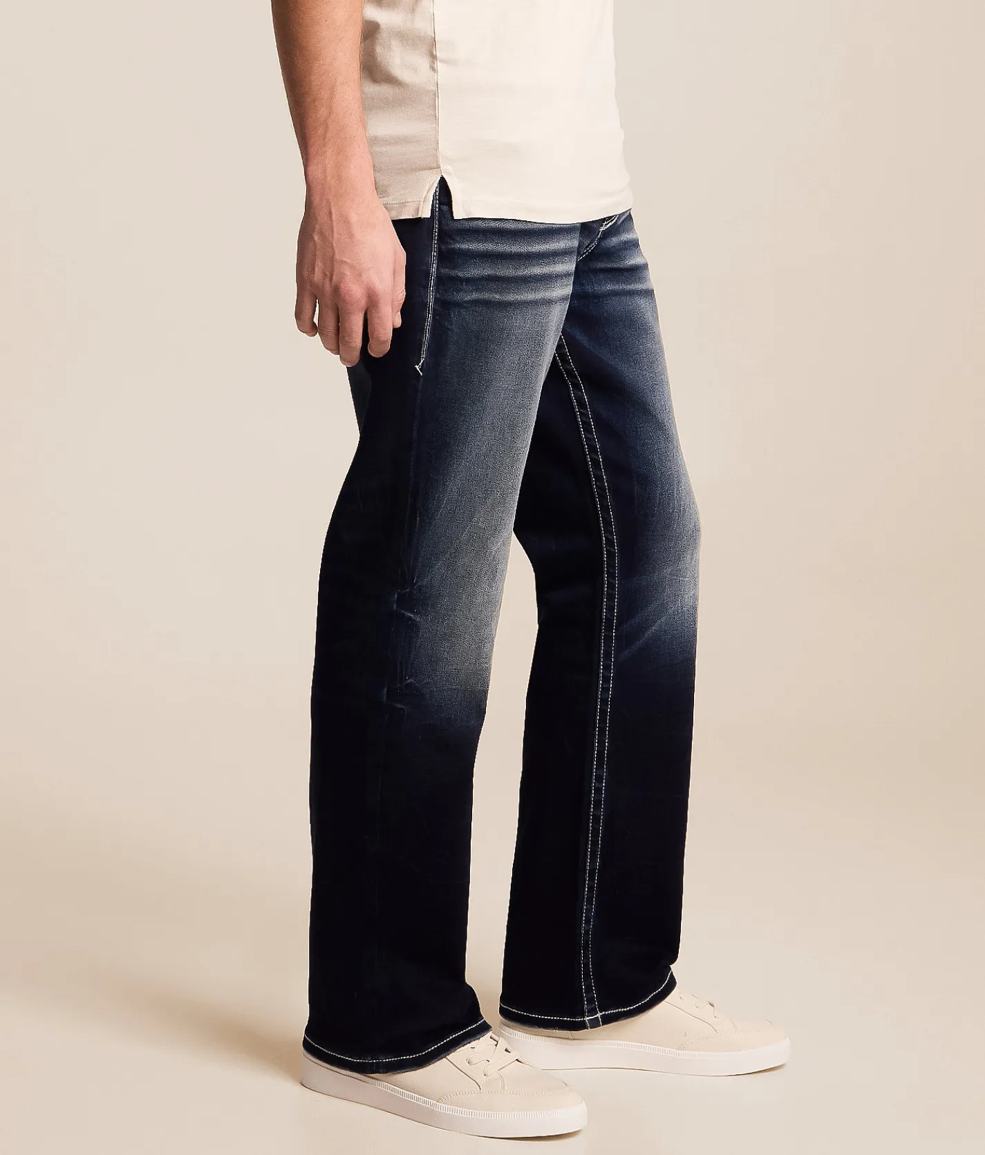 New Jeans|Bottoms | Buckle Black Eleven Straight Stretch Jean Altar