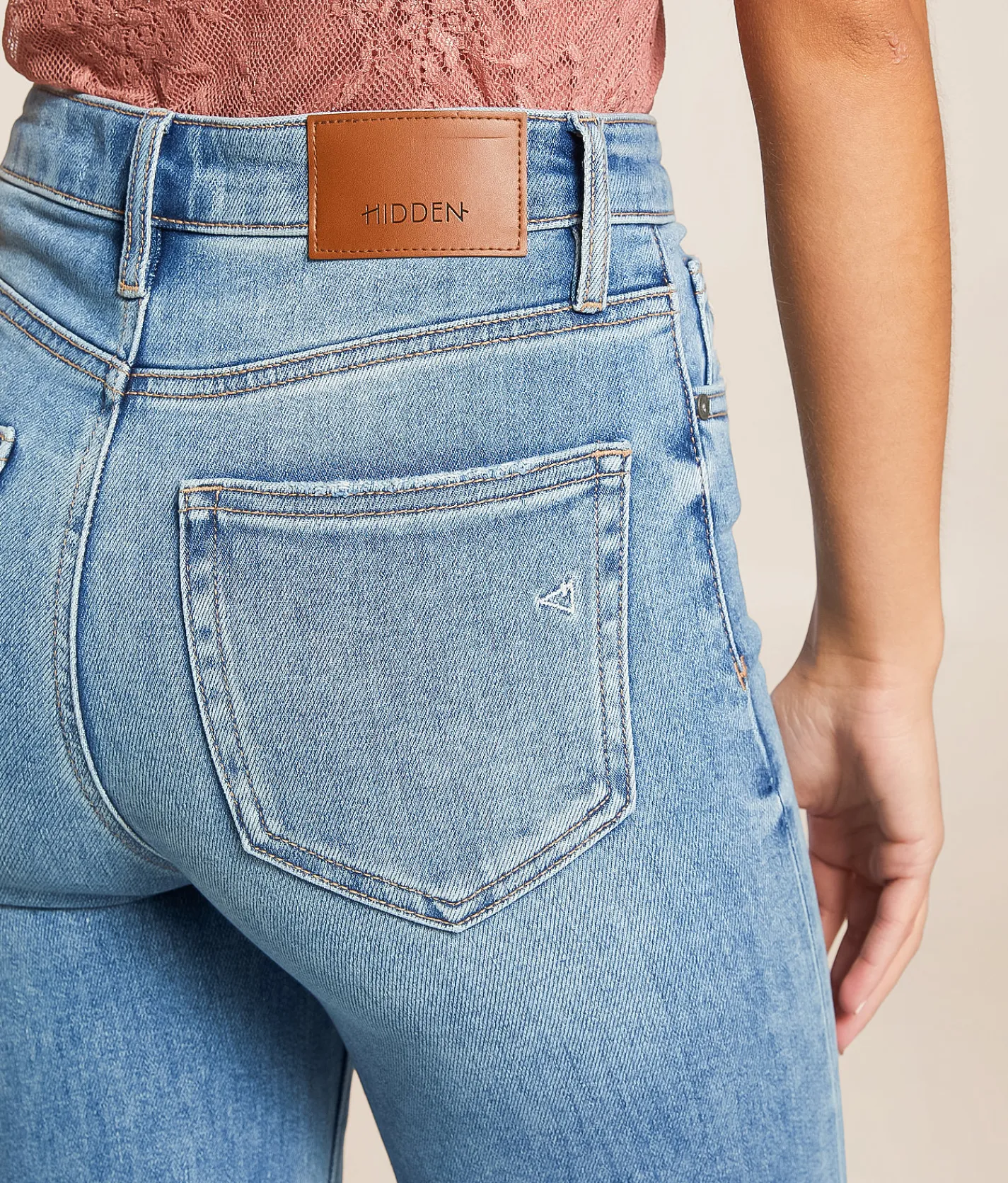 Jeans|Bottoms | HIDDEN Ella Cropped Classic Straight Stretch Jean Goleta