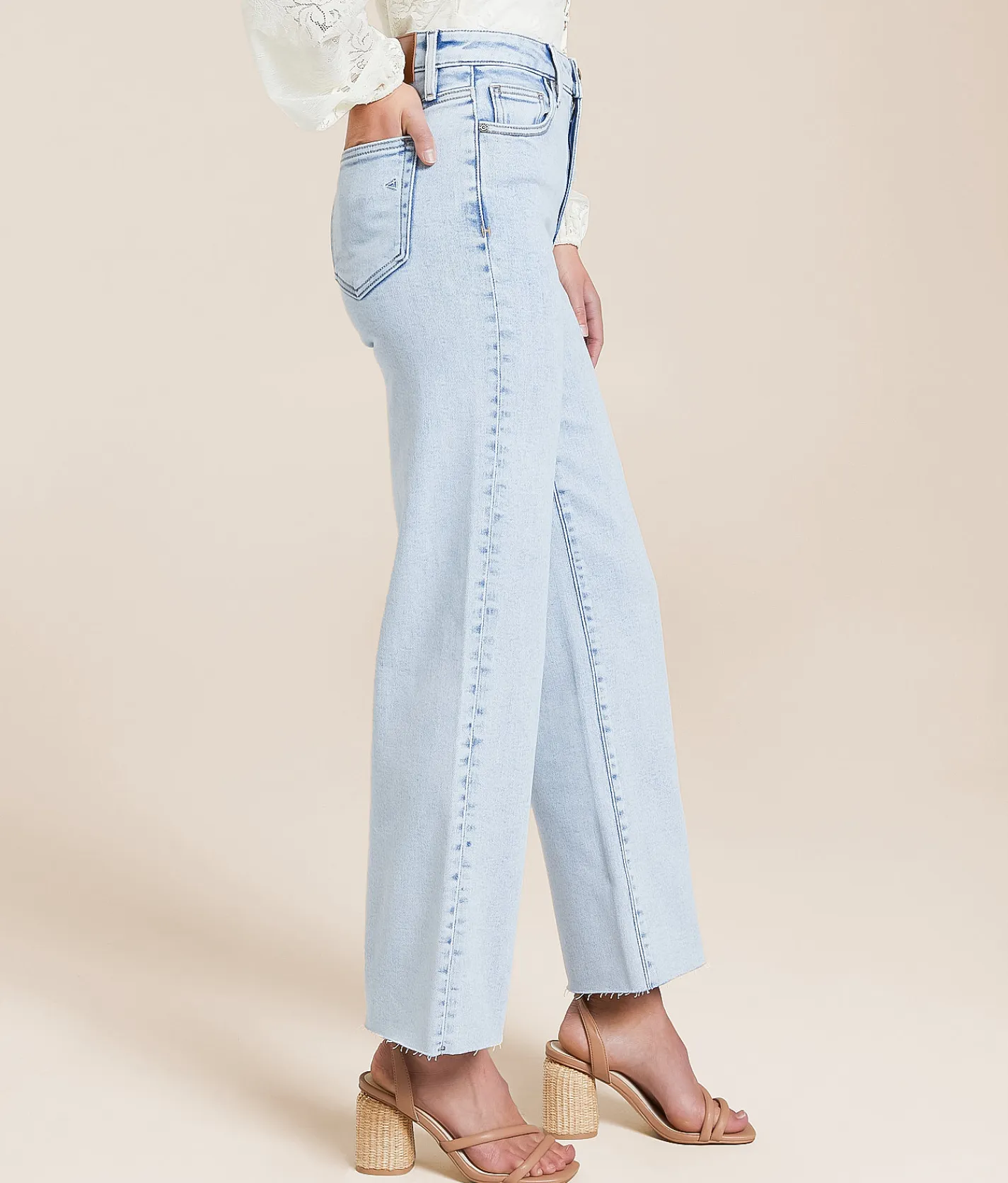 HIDDEN Ella Cropped Straight Stretch Jean Light Hot