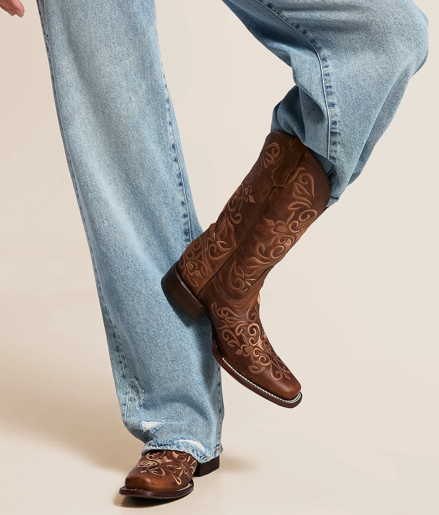 Circle G by Corral Embroidered Leather Western Boot LD Honey Hot