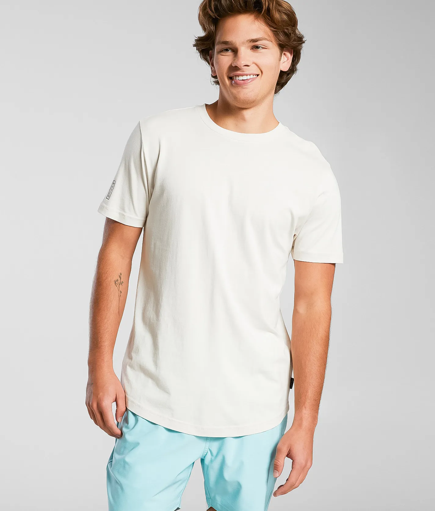 Activewear | Maven Co-op Essential Scoop Performance T-Shirt Nimbus Cloud