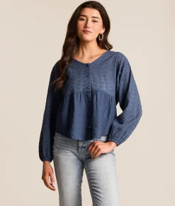Daytrip Eyelet Crinkle Top Navy