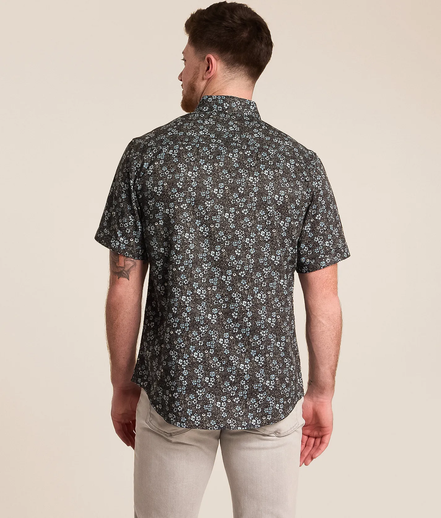 J.B. Holt Floral Athletic Performance Stretch Shirt Black Light Blue Grey Hot