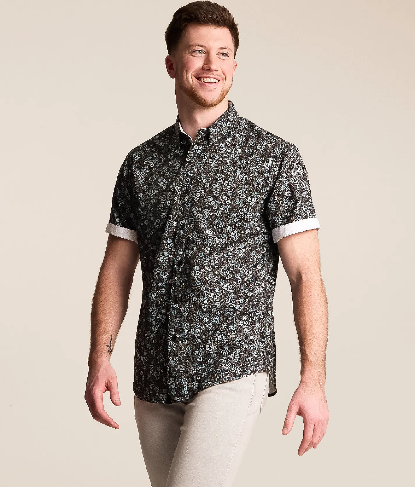 J.B. Holt Floral Athletic Performance Stretch Shirt Black Light Blue Grey Hot
