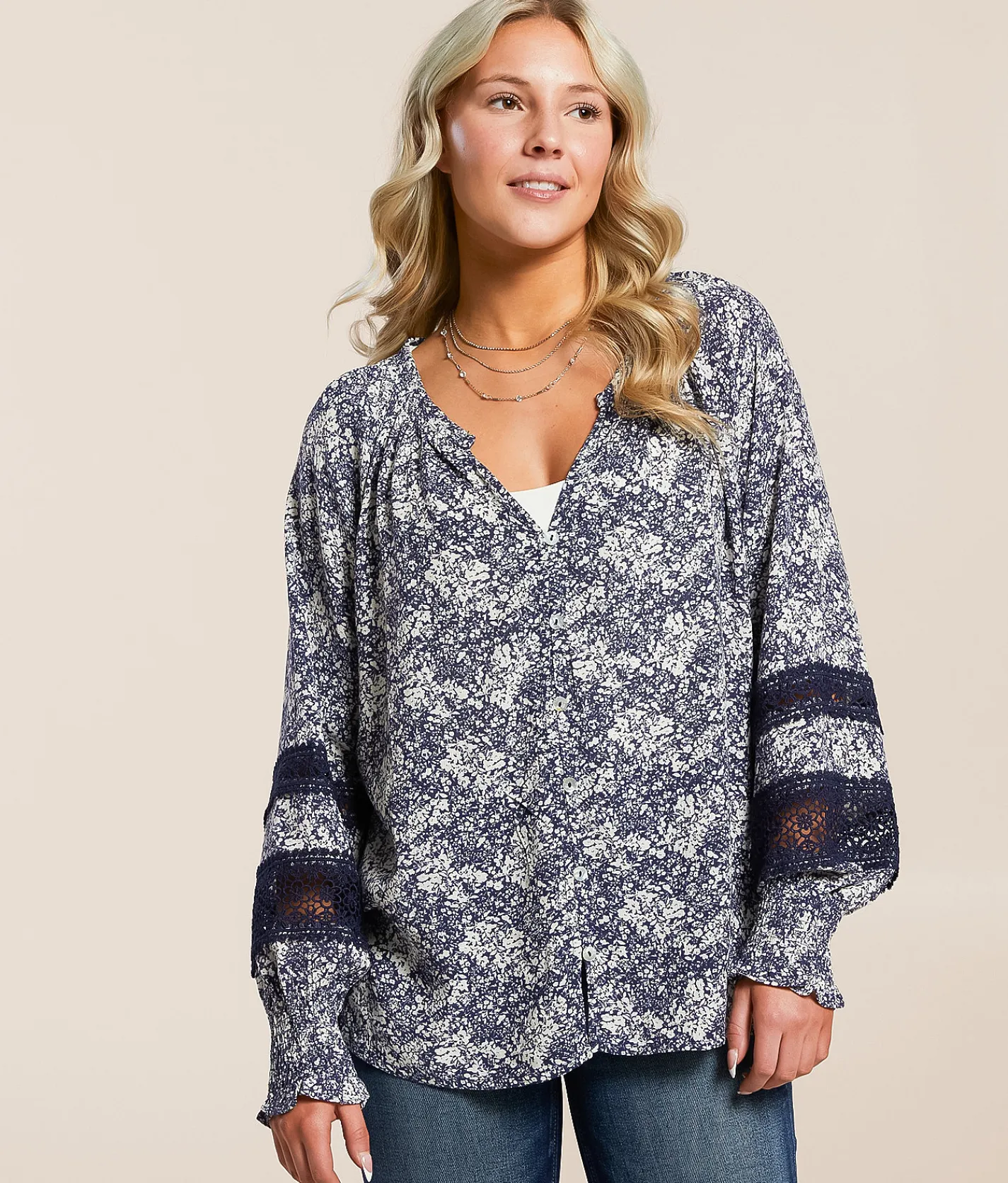 Daytrip Floral Blouse Crown Blue Cream Hot