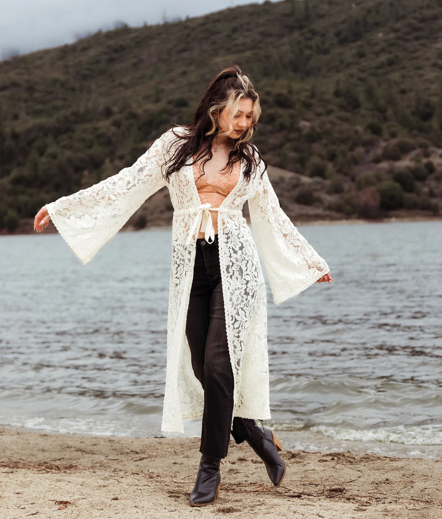 Gimmicks Floral Lace Kimono Birch