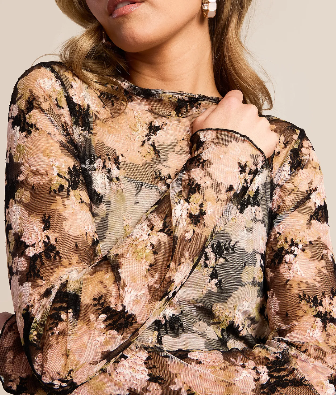 Willow & Root Floral Lace Top Black Taupe Best