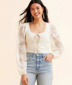 Willow & Root Floral Lace Top Cream Hot