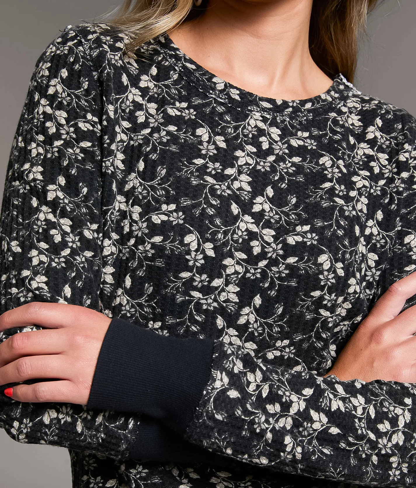 BKE Floral Thermal Top Black White Taupe Outlet