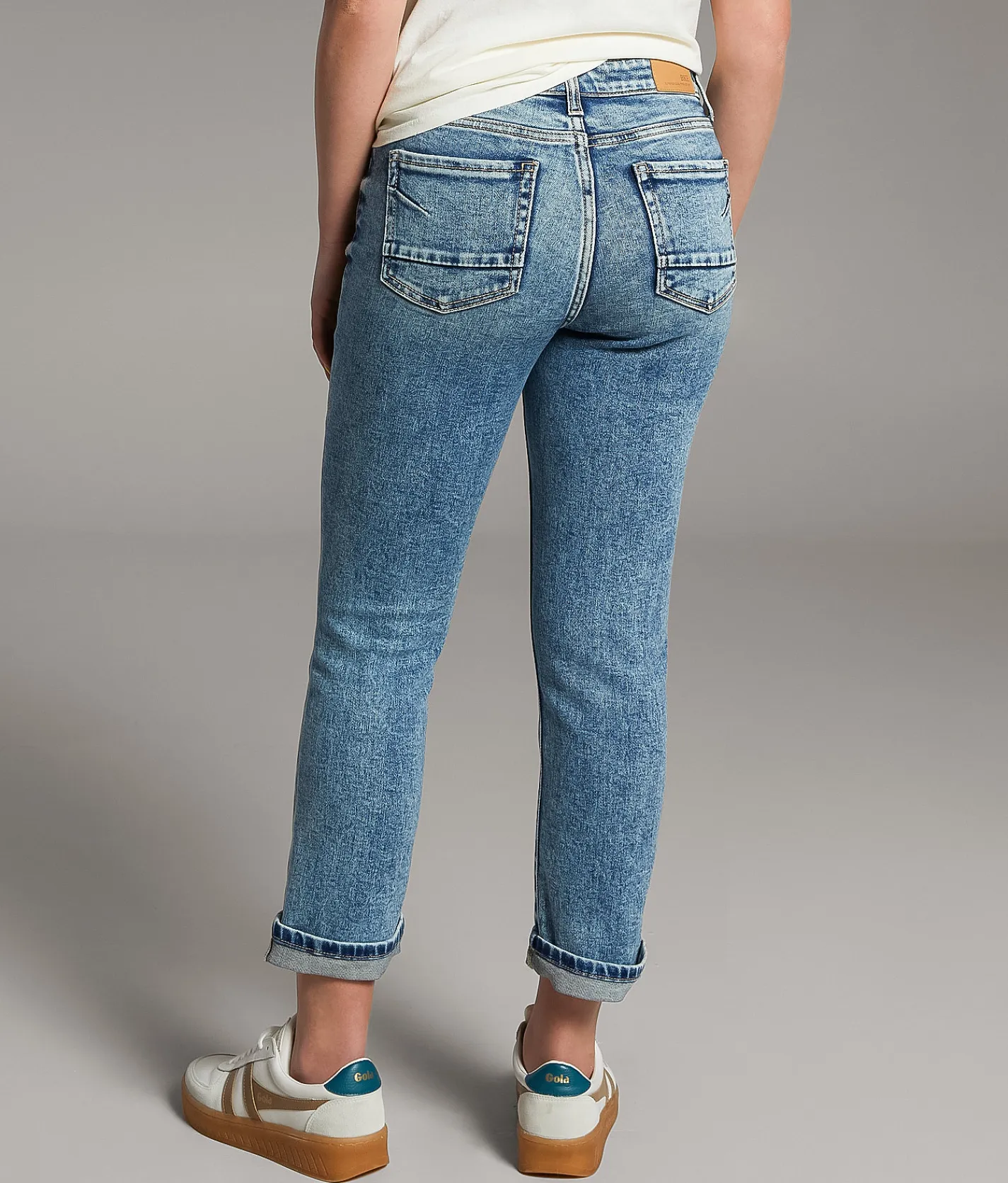 BKE Gabby Capri Stretch Jean Rooney 4