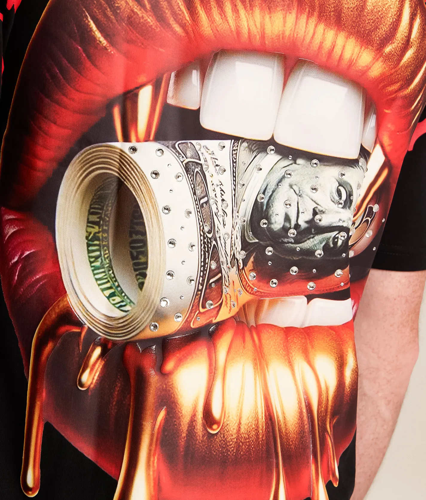 Tops|Graphic T-Shirts | FLY by Popularity Golden Lips Oversized T-Shirt Black