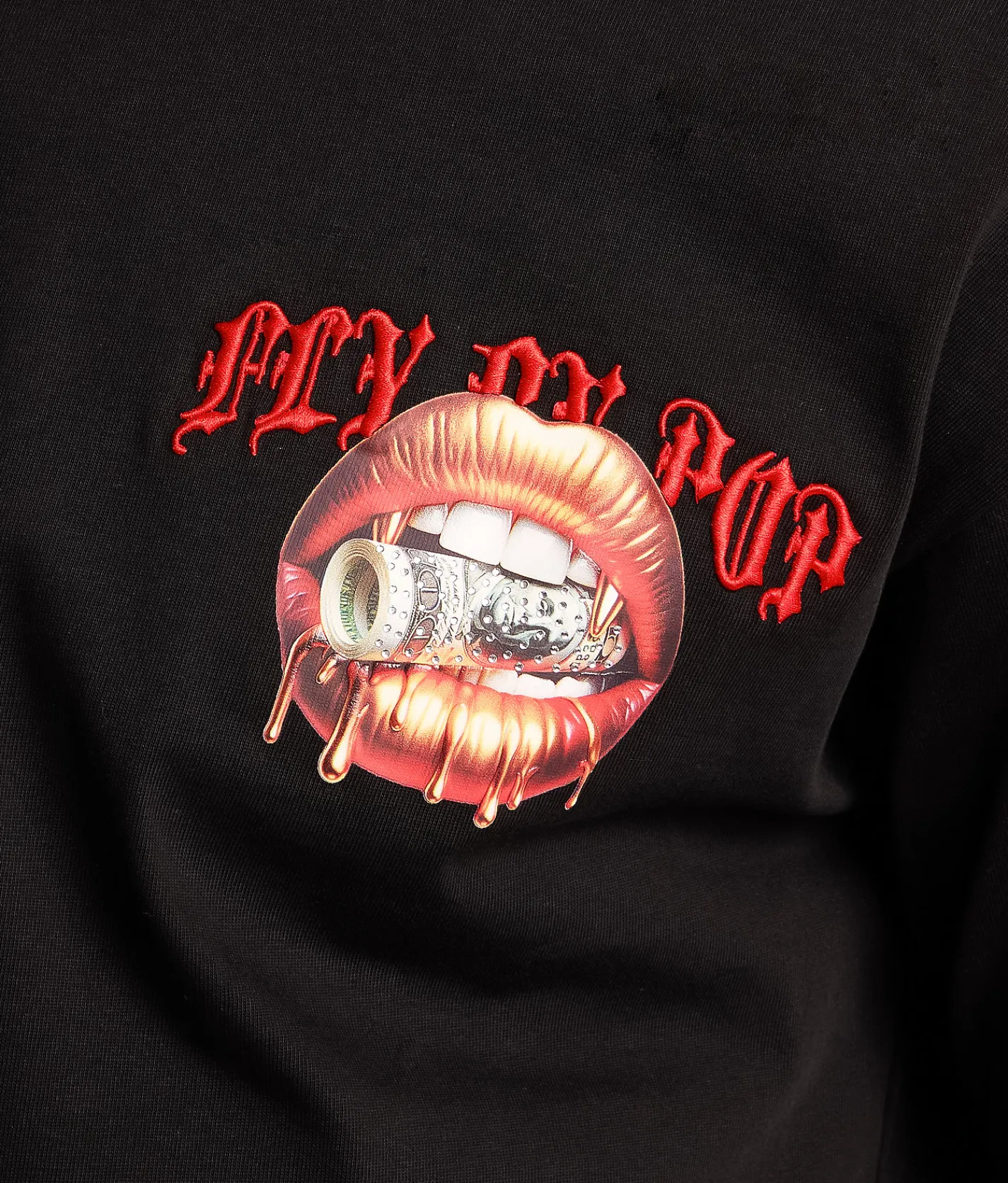 Tops|Graphic T-Shirts | FLY by Popularity Golden Lips Oversized T-Shirt Black