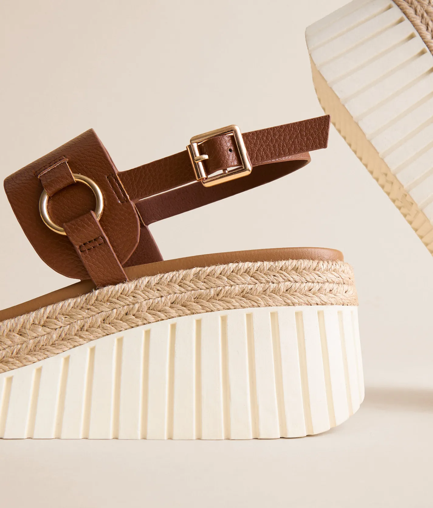 Mia Gweneth Wedge Sandal Tan New
