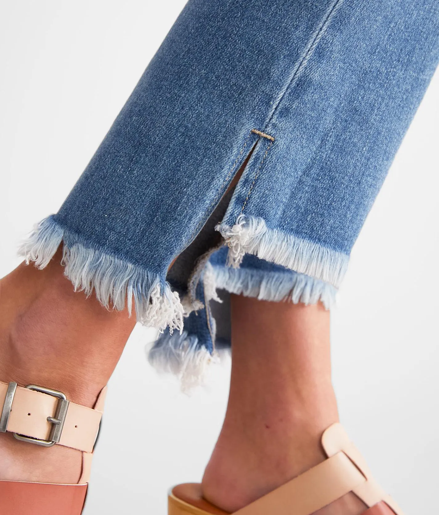 HIDDEN Happi Cropped Split Flare Stretch Jean Medium Sale
