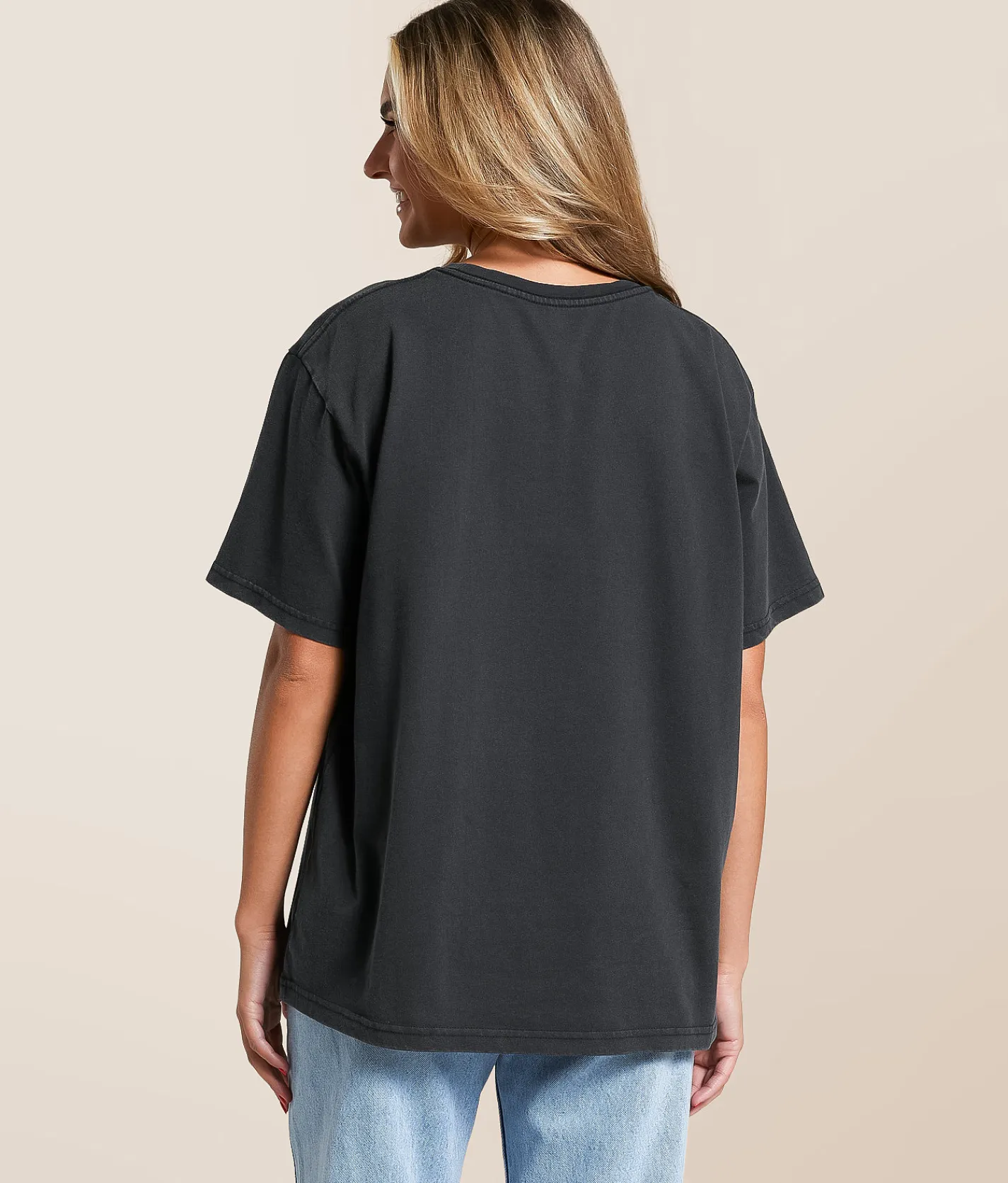 Wrangler® Hey Cowgirl Oversized T-Shirt Black Beauty Acid Wash Online