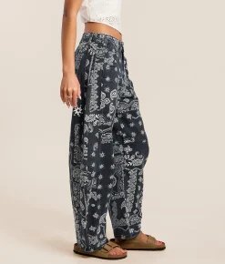Veveret High Rise Paisley Barrel Jean Navy Hot