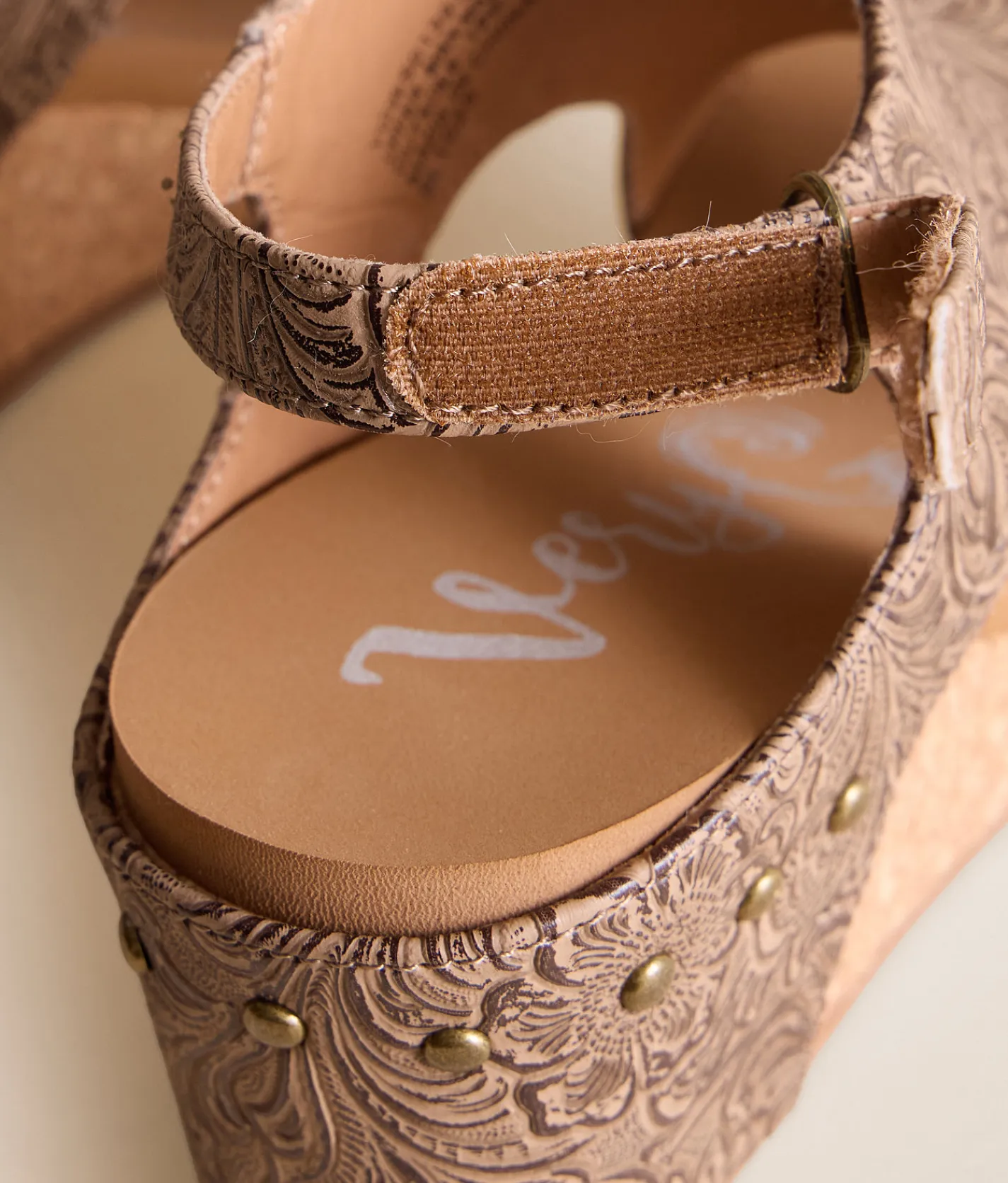 Very G Isabella Tooled Wedge Sandal Brown New