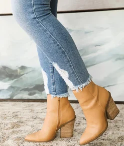 KanCan Signature Kurvy Mid-Rise Ankle Skinny Jean Stella Hot