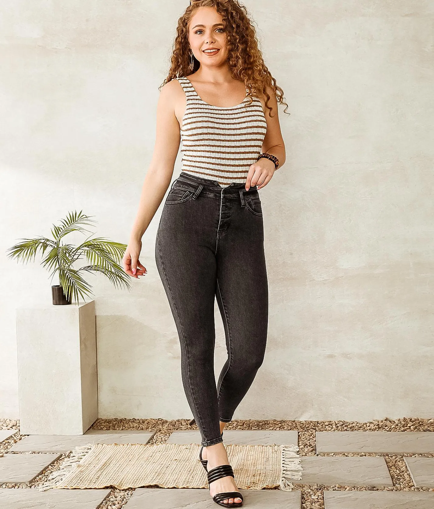KanCan Signature Kurvy Ultra High Ankle Jean Rowan New