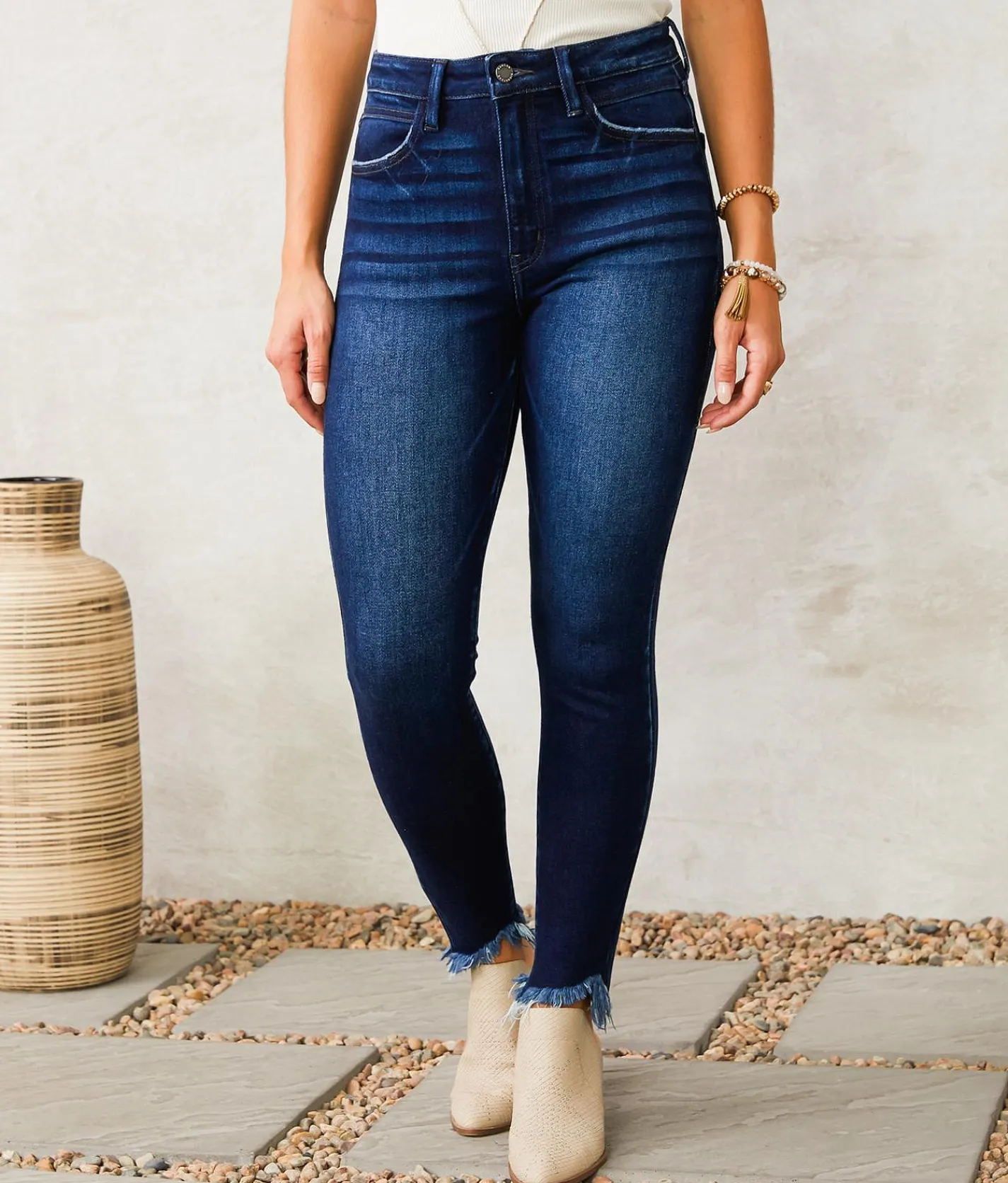 KanCan Signature Kurvy Ultra High Rise Ankle Jean Paris
