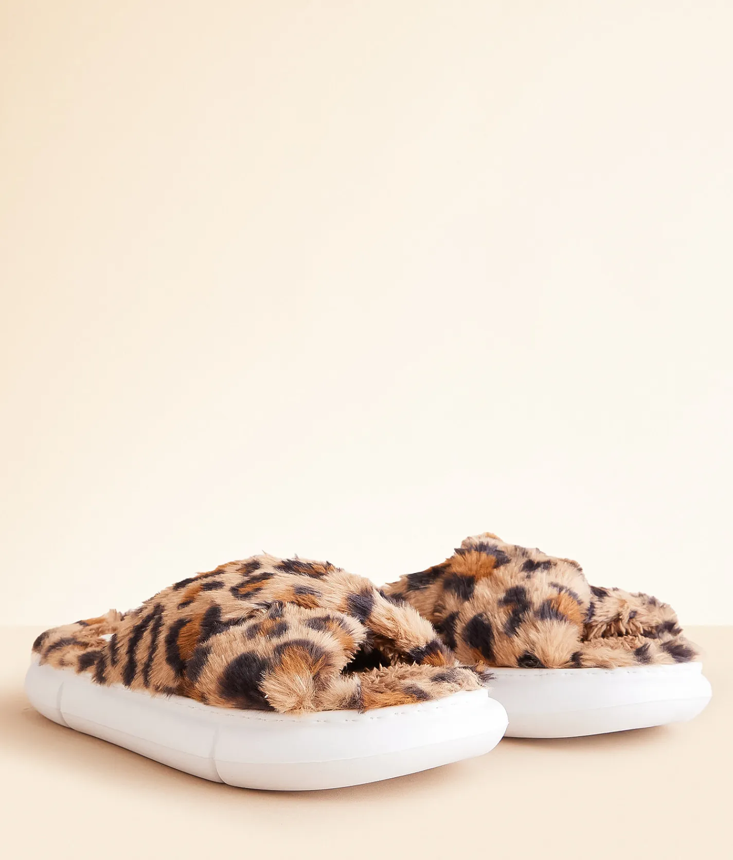 Mia Criss Cross Slipper Leopard