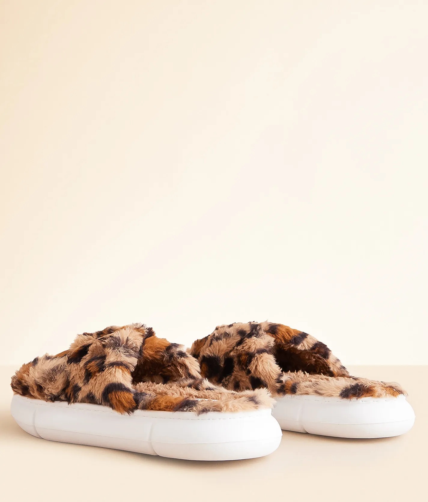 Mia Criss Cross Slipper Leopard