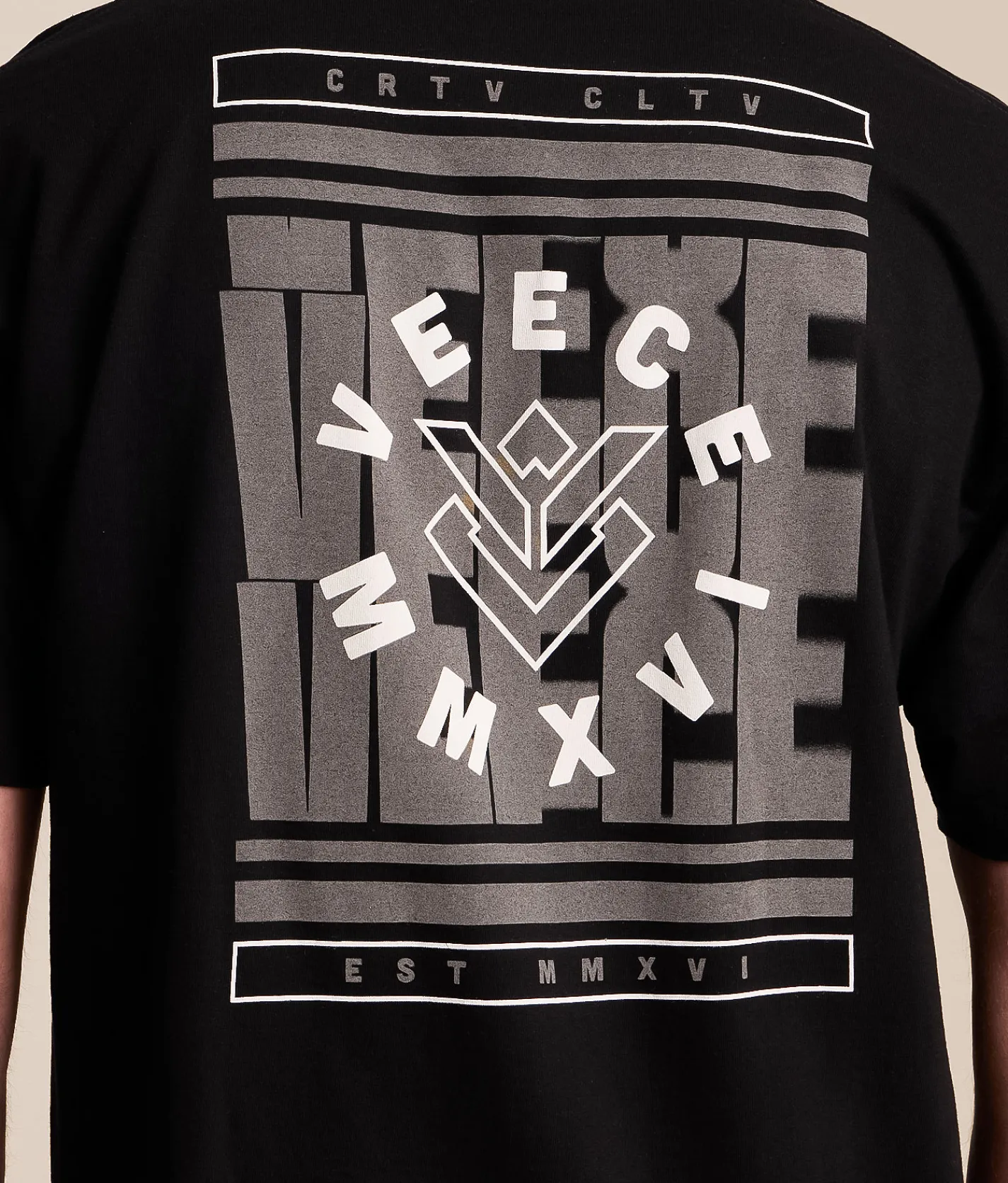 Tops|Graphic T-Shirts | Veece Lever Pull T-Shirt Black