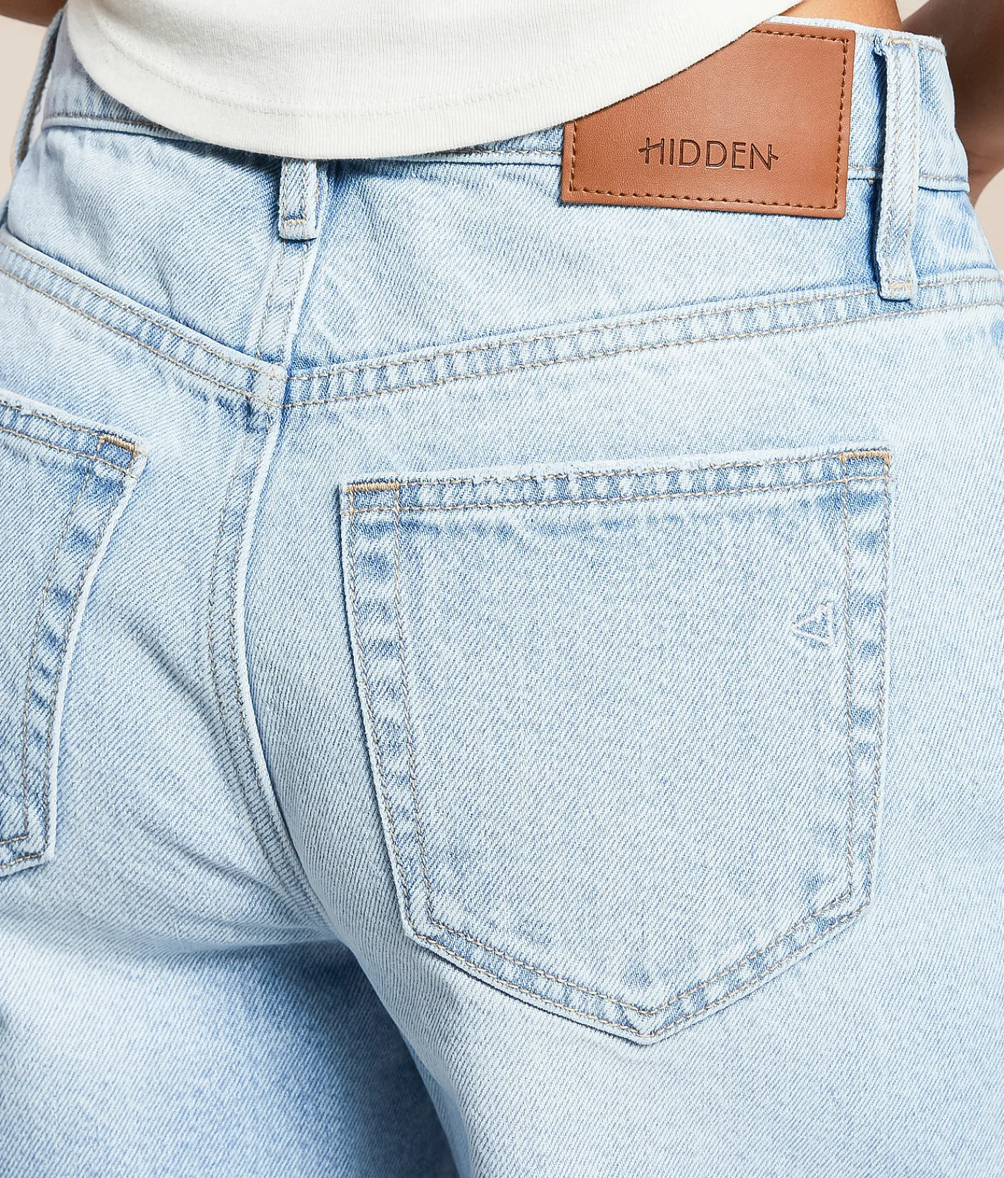 HIDDEN Logan Dad Short Light Clearance
