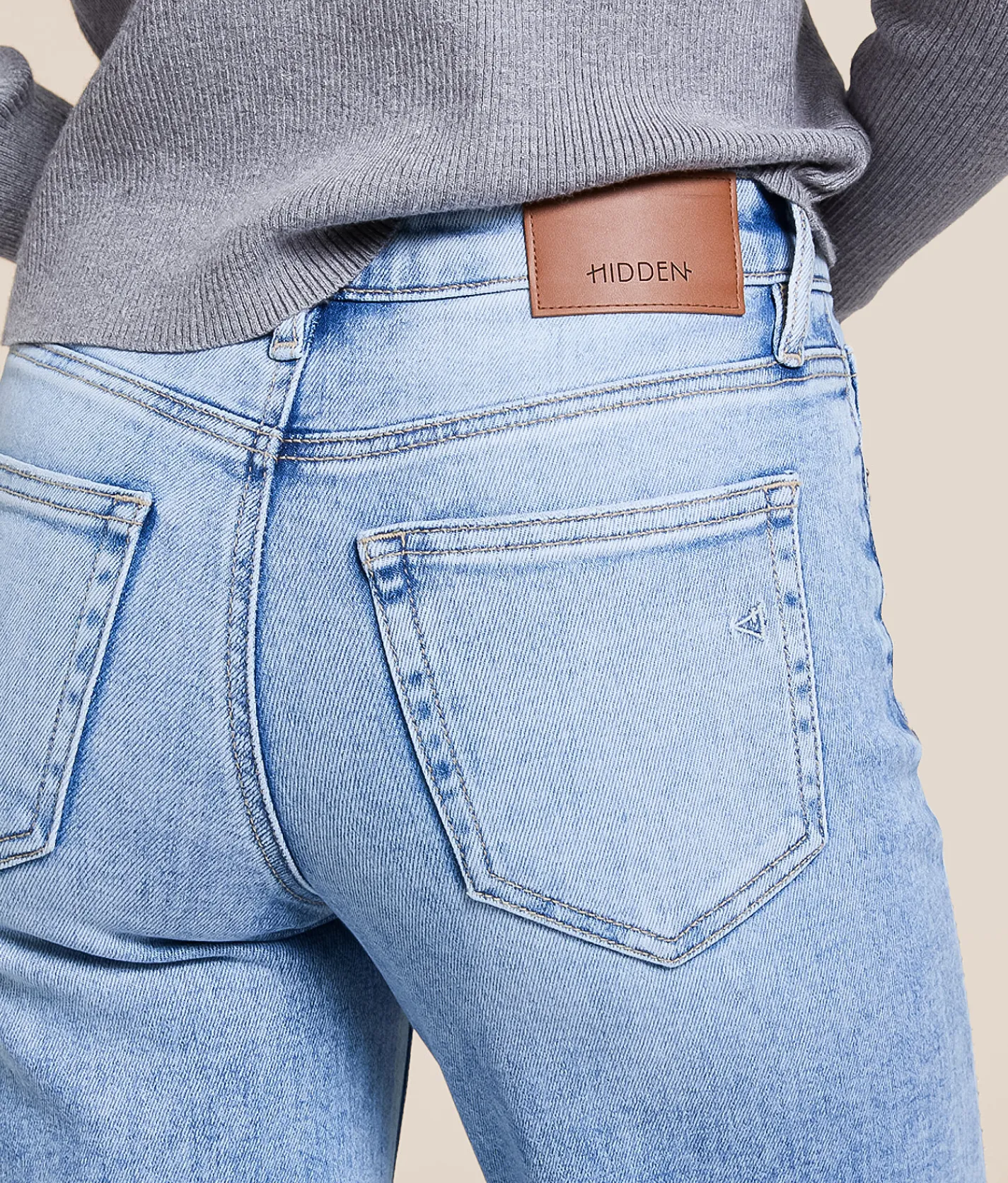HIDDEN Logan Rhinestone Dad Stretch Jean Light Rhinestone New