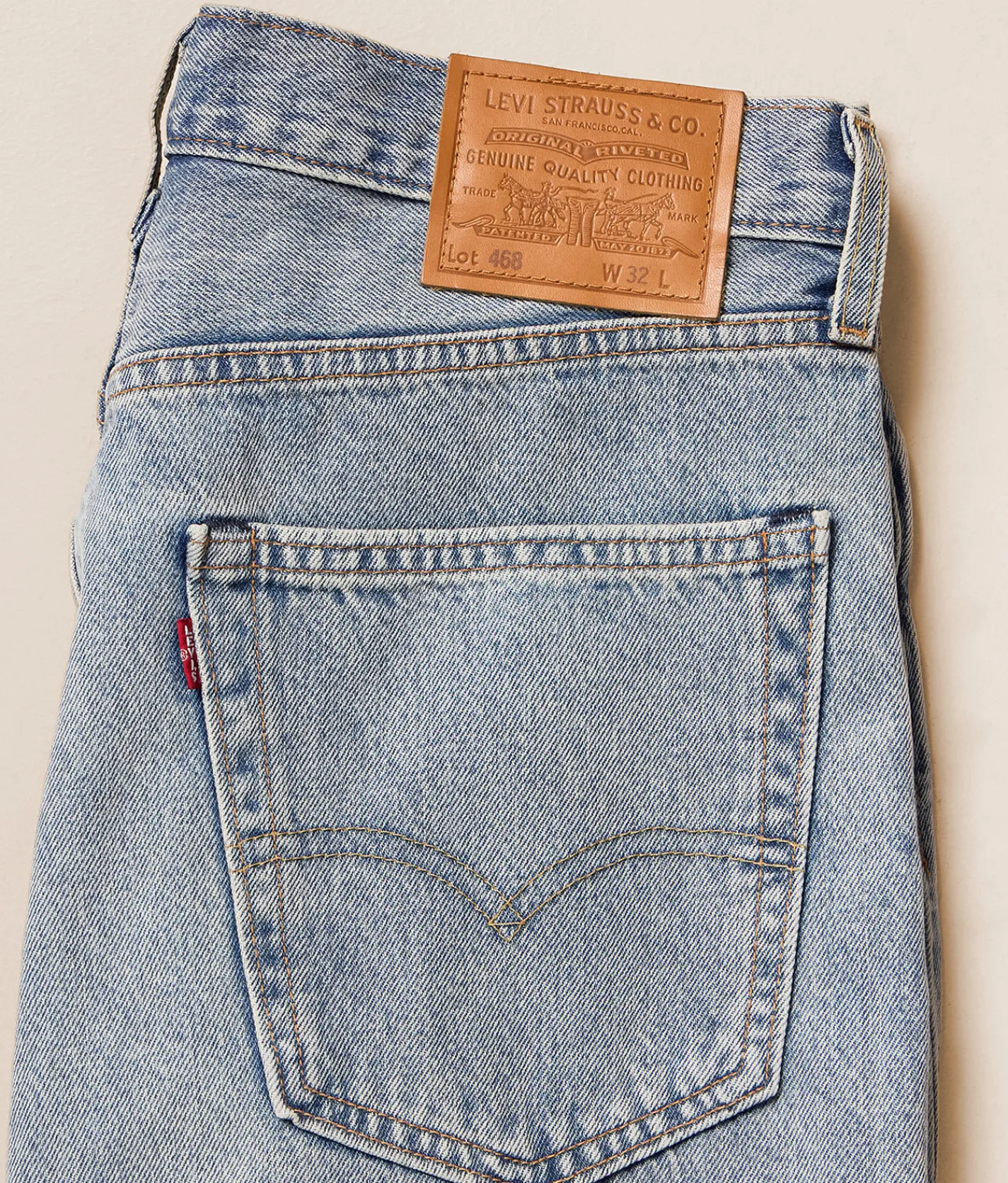 Levi's® 468 Loose Short Light Work Out