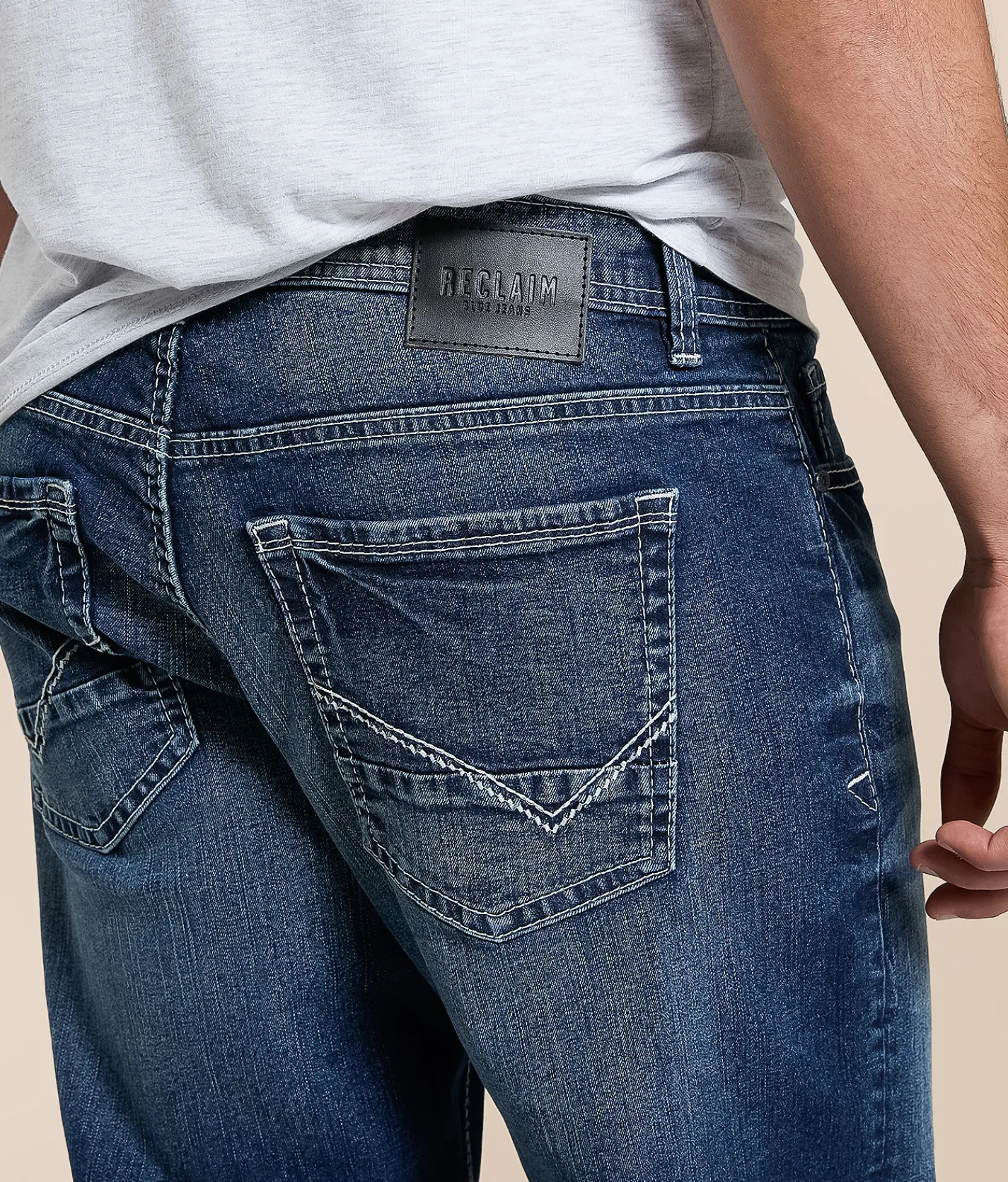 Reclaim Loose Straight Stretch Jean Magpie