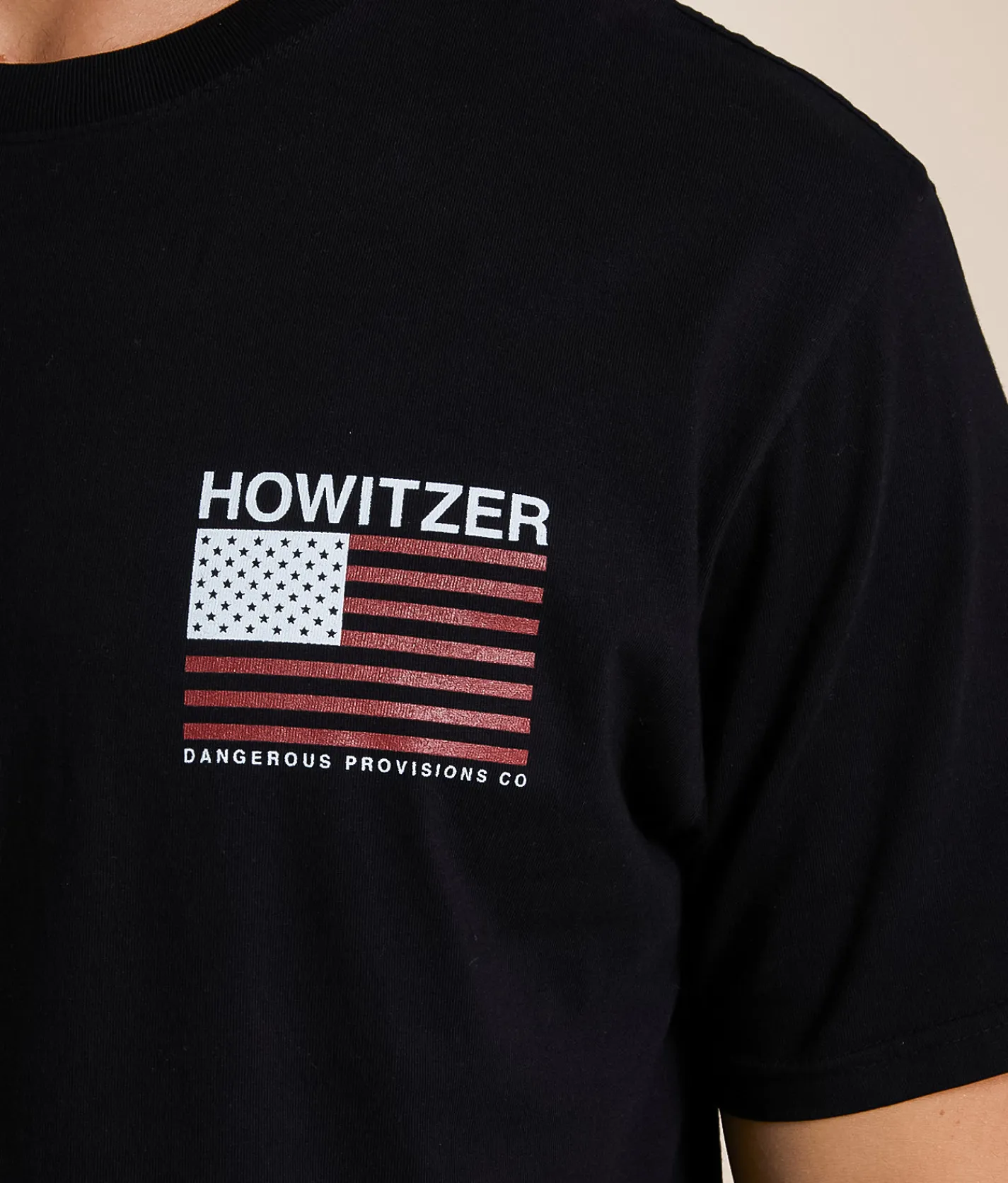 Tops|Graphic T-Shirts | Howitzer Lurking T-Shirt Black