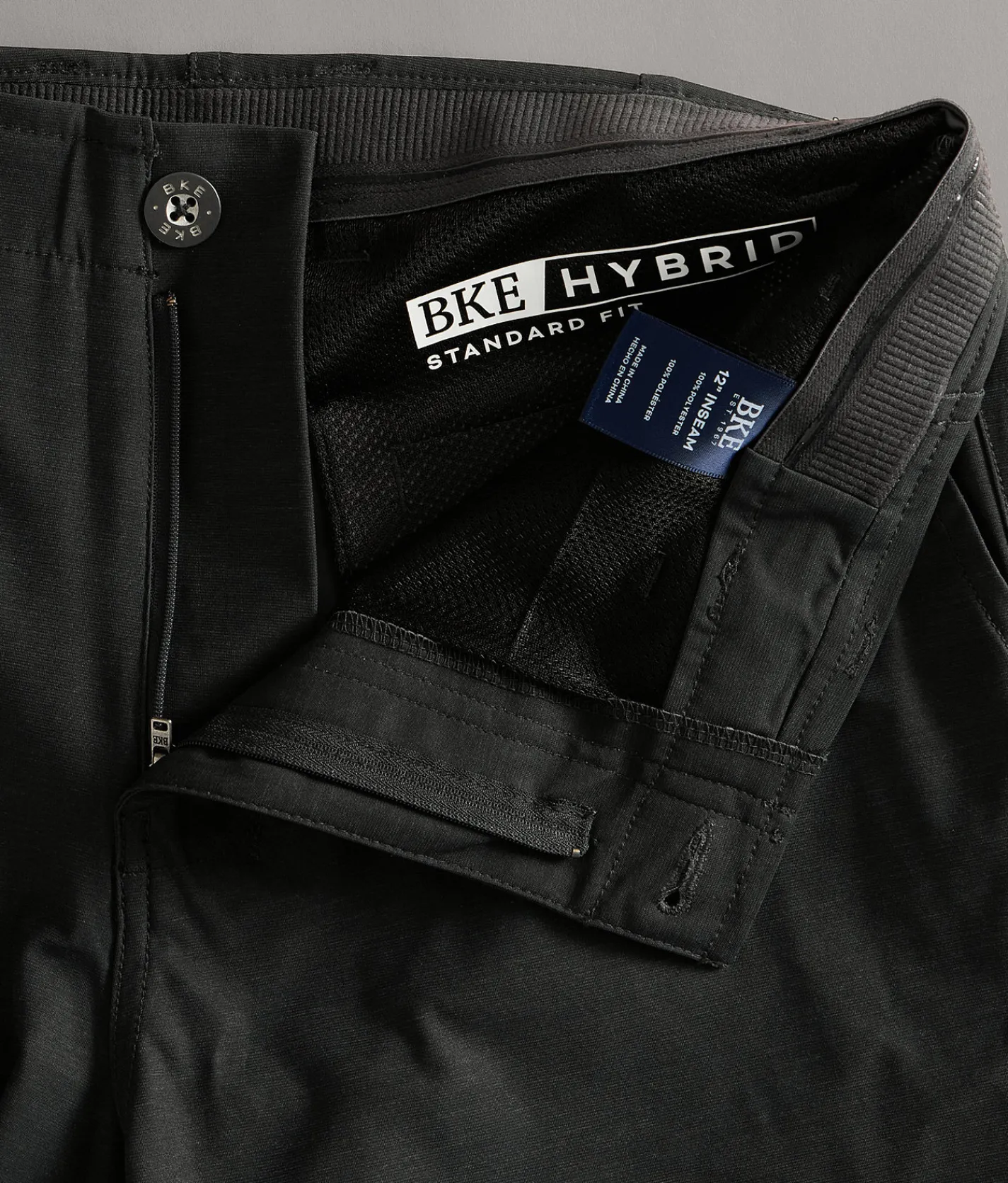 BKE Marled Standard Hybrid Short Black Outlet