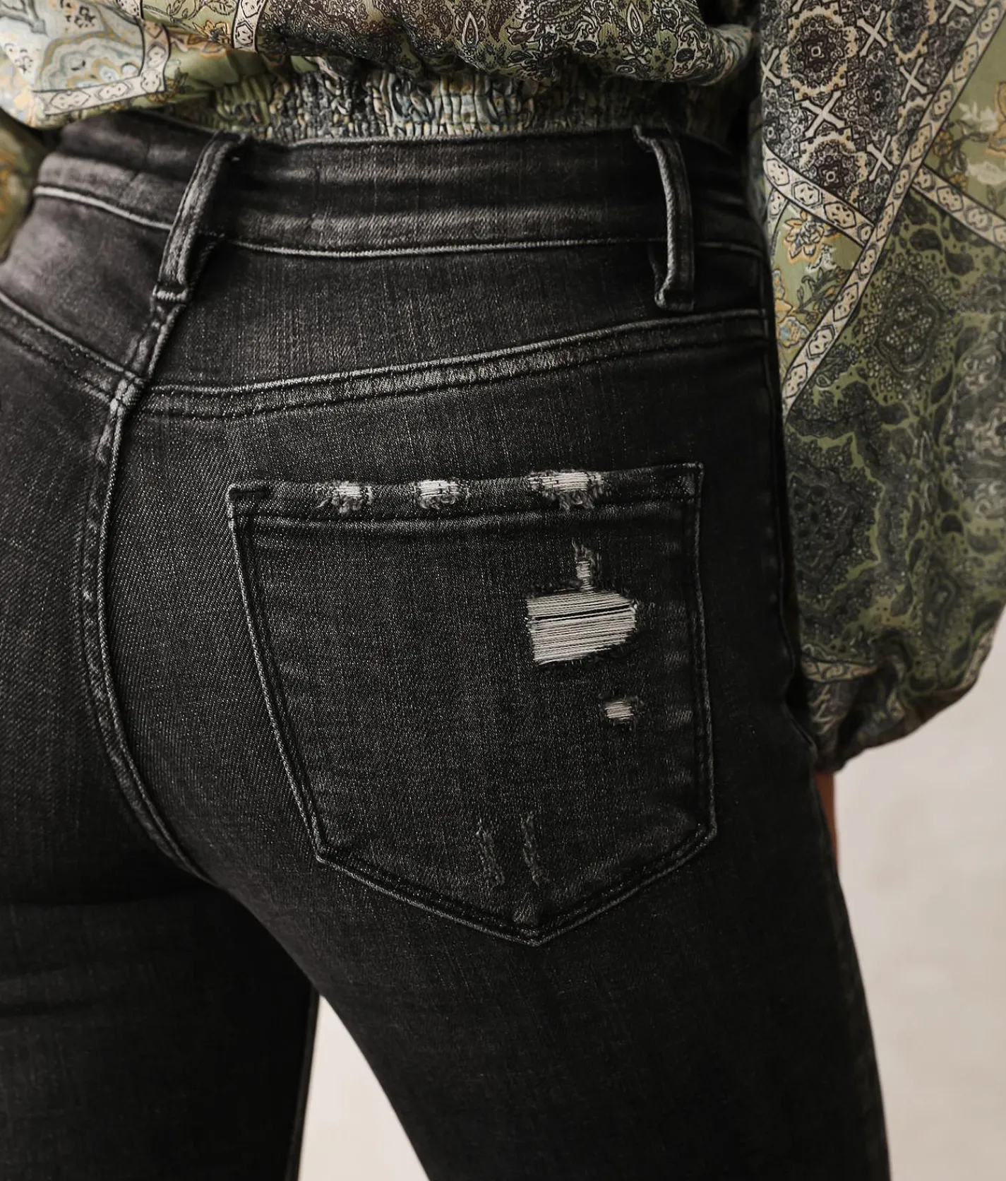 Bridge by GLY Mid-Rise Ankle Skinny Jean Stable Hot