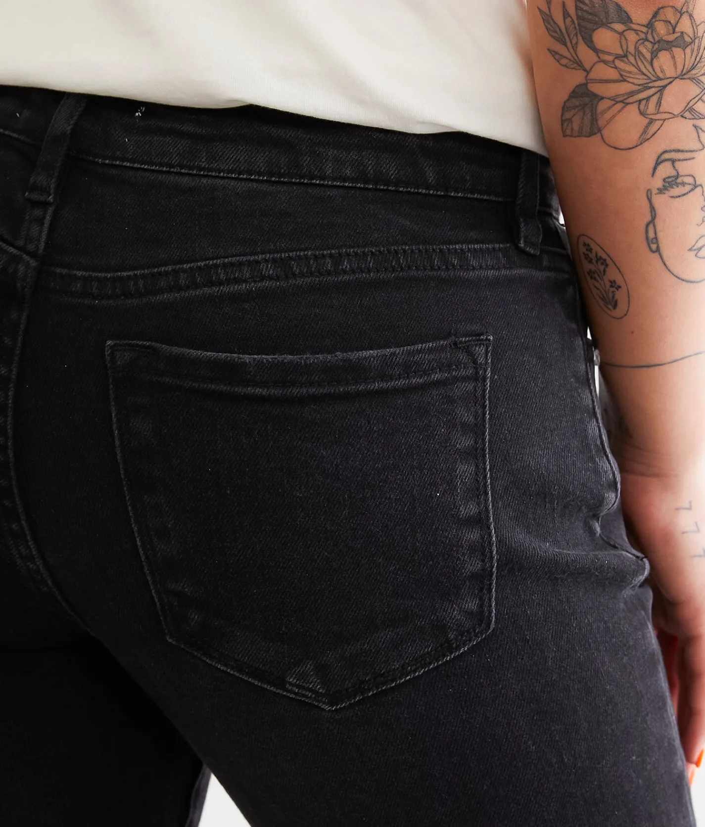 KanCan Signature Mid-Rise Relaxed Stretch Jean Washed Black Hot