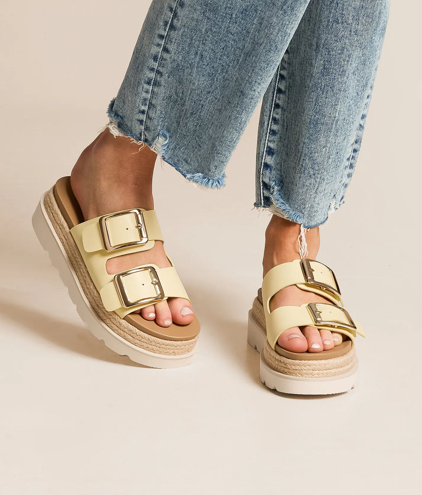 Madden Girl Mythicall Platform Sandal Lemon Clearance