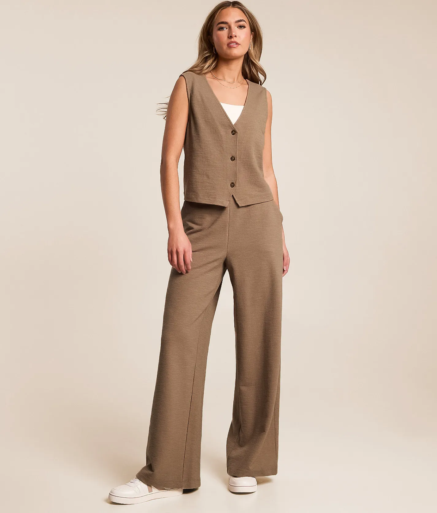 Z Supply Noelle Textured Tank Top Milkshake