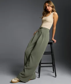 Buckle Black Pleated Pant Laurel Wreath Clearance