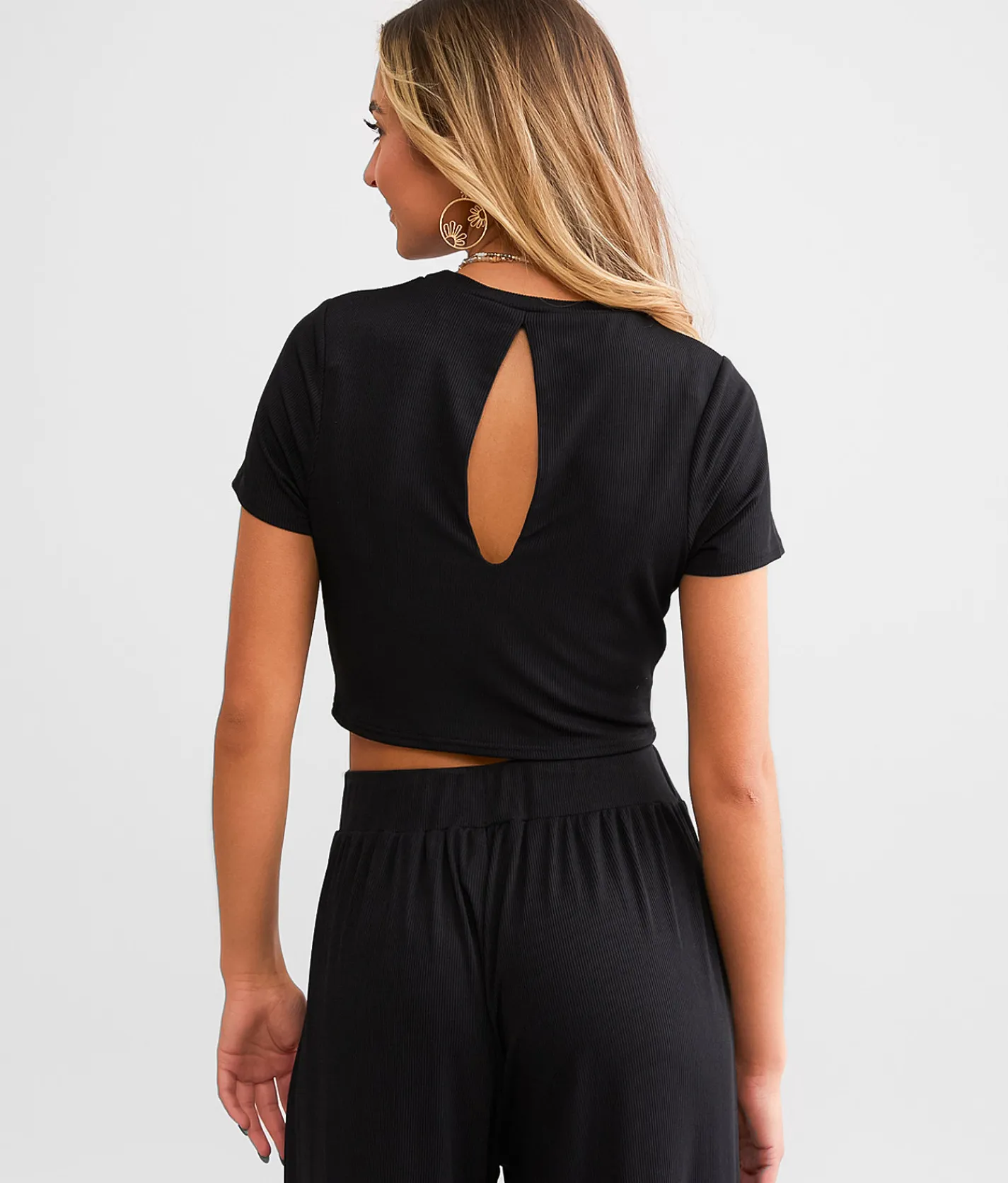 Willow & Root Rib Knit Cropped Top Black Hot